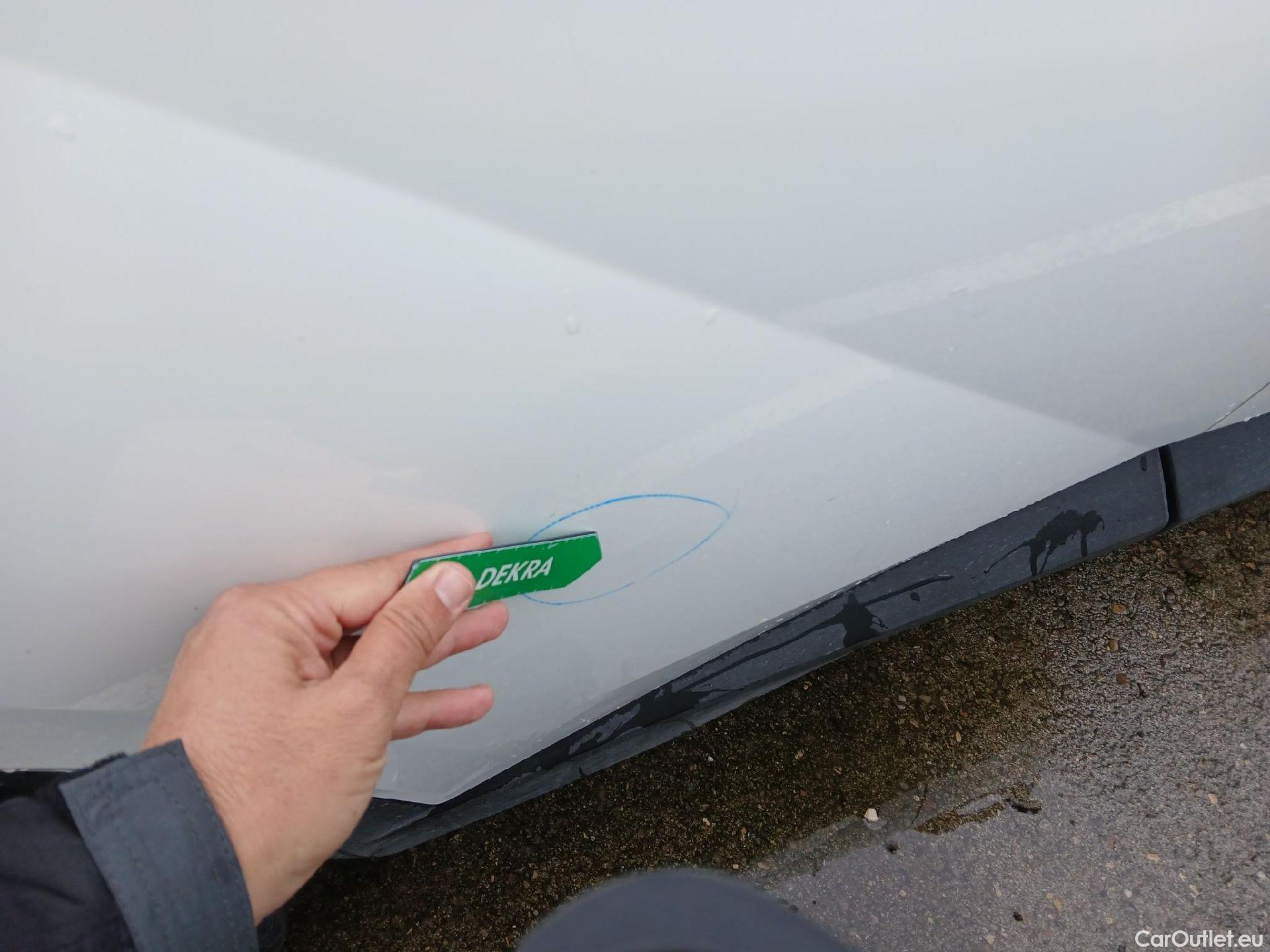  Land Rover  Discovery HYUNDAI Tucson / 2024 / 5P / todoterreno 1.6D 100kW (136CV) 48V DCT Tecno Sky #4