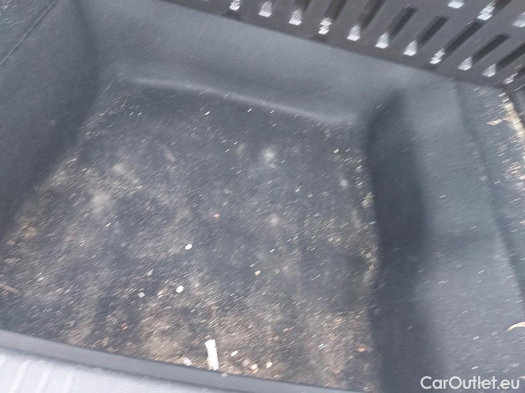  Honda  HR-V HONDA  / 2015 / 5P / todoterreno 1.5 i-VTEC Elegance Navi #11