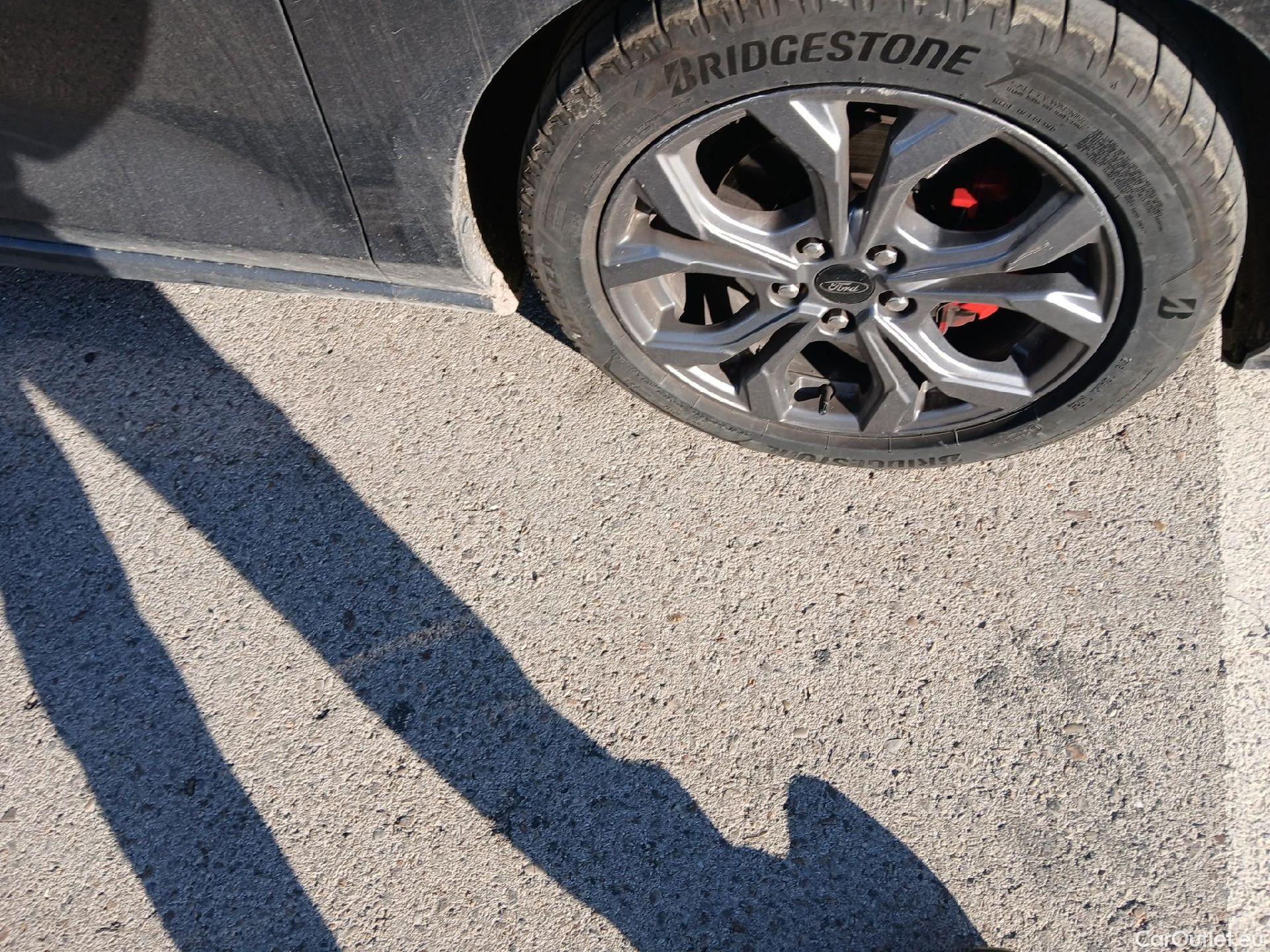  Ford  Focus FORD  / 2018 / 5P / berlina con portón 1.0 Ecoboost MHEV 92kW ST-Line Style SIP (AC) #29