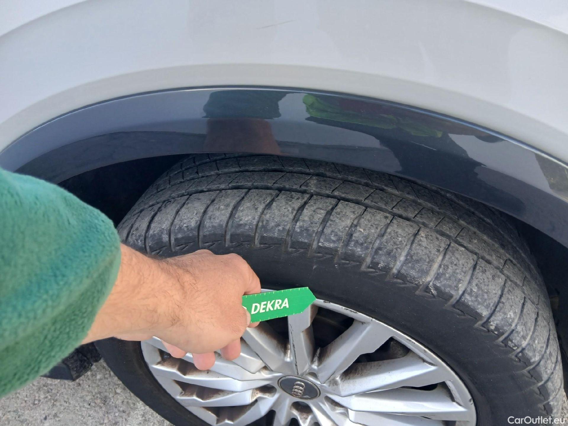  Audi  Q2 AUDI  / 2016 / 5P / todoterreno Design 30 TFSI 85kW (116CV) #31