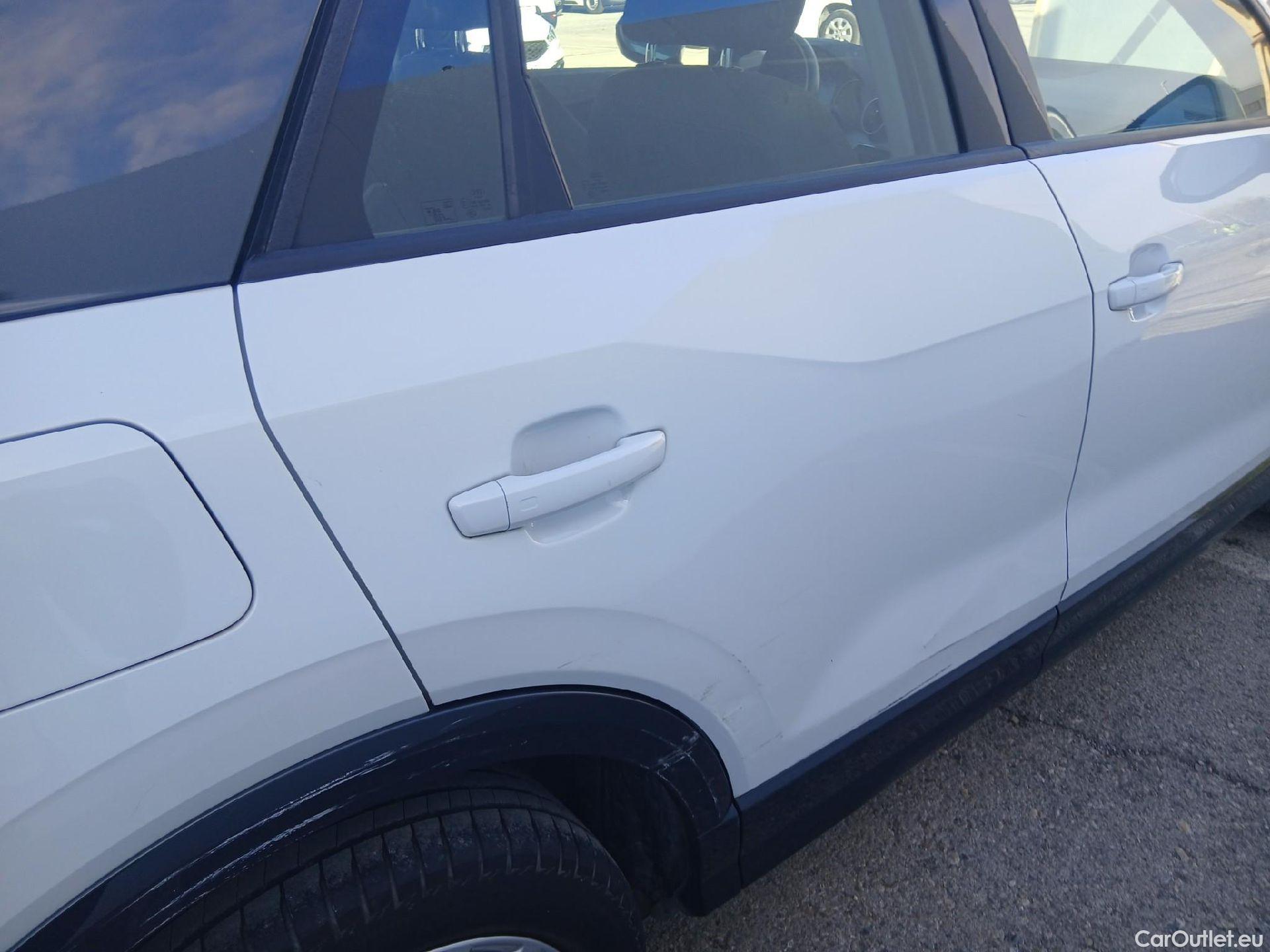  Audi  Q2 AUDI  / 2016 / 5P / todoterreno Design 30 TFSI 85kW (116CV) #24