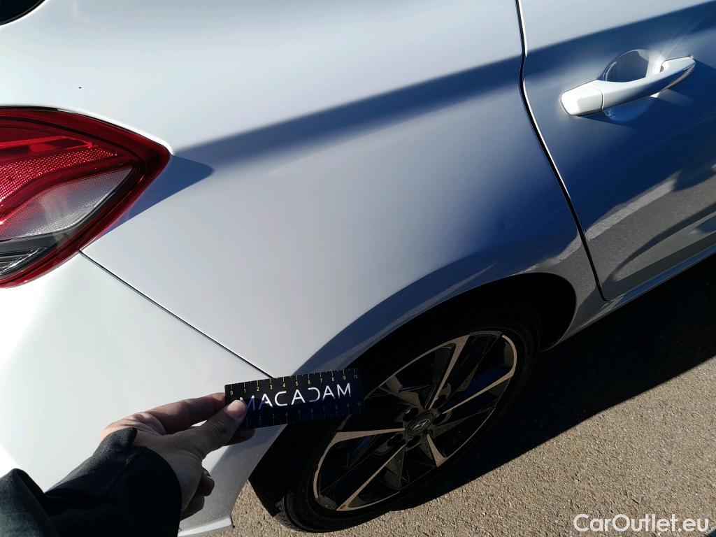  Hyundai  i30 HYUNDAI  / 2020 / 5P / berlina con portón 1.5 DPI Klass SLX #11