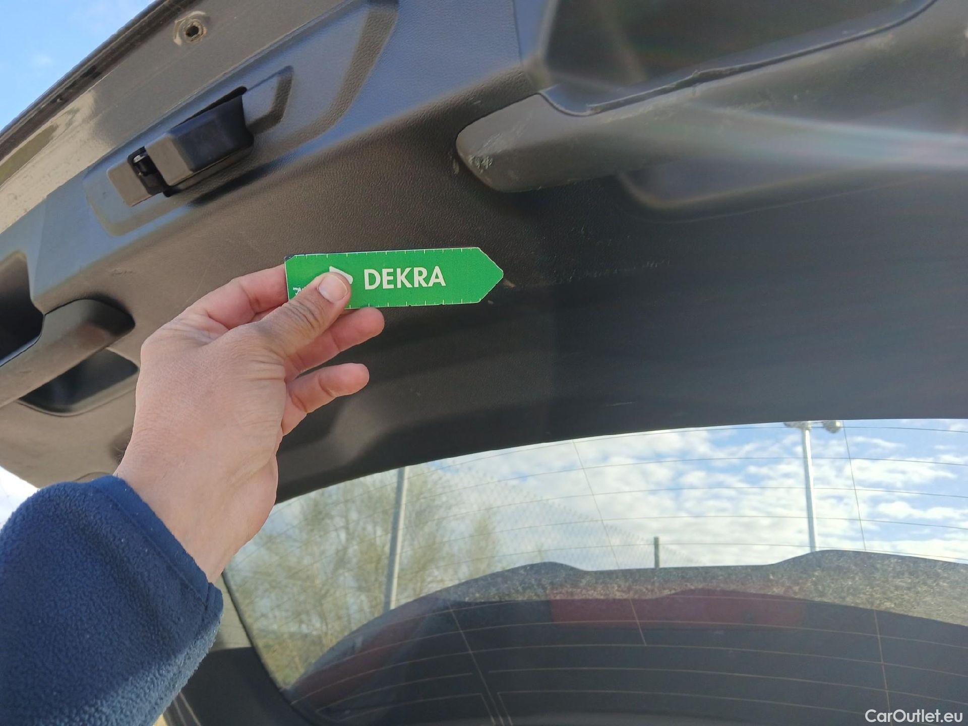  Ford  Focus FORD  / 2018 / 5P / berlina con portón 1.0 Ecoboost MHEV 92kW ST-Line Style SIP (AC) #7