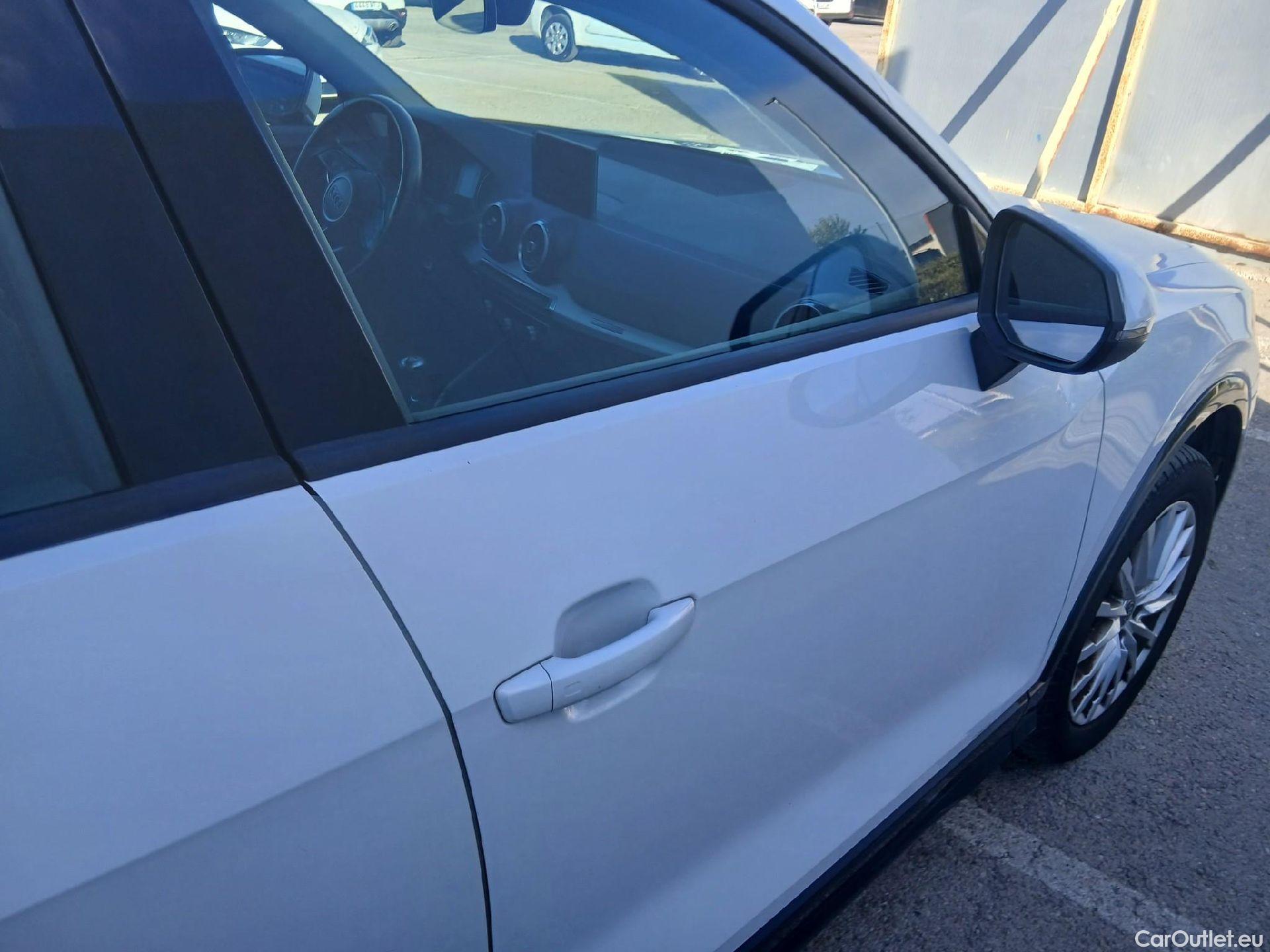  Audi  Q2 AUDI  / 2016 / 5P / todoterreno Design 30 TFSI 85kW (116CV) #25