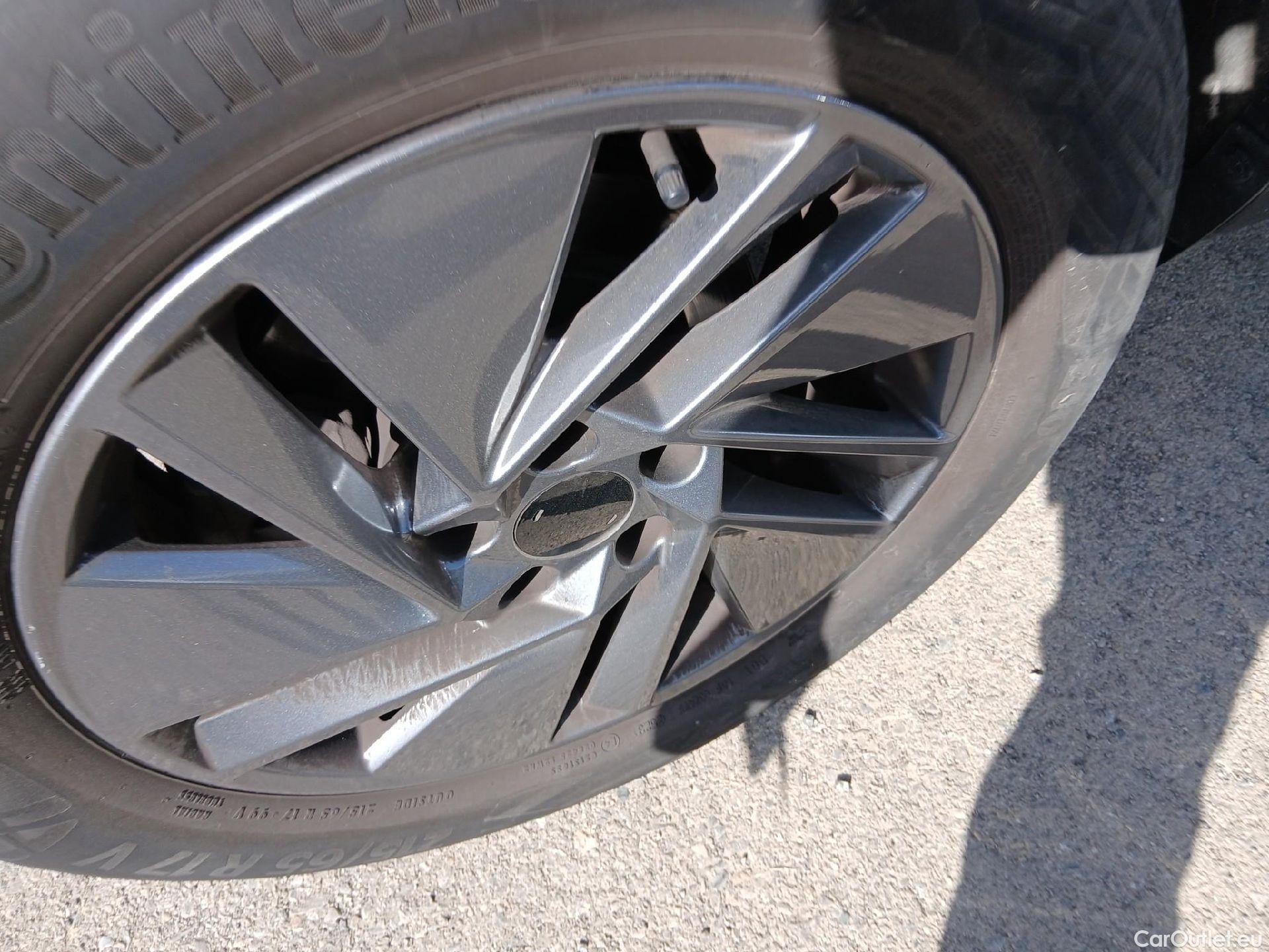  Nissan  Qashqai NISSAN  / 2021 / 5P / todoterreno DIG-T 116kW (158CV) mHEV Xtronic Acenta (AC8) #30