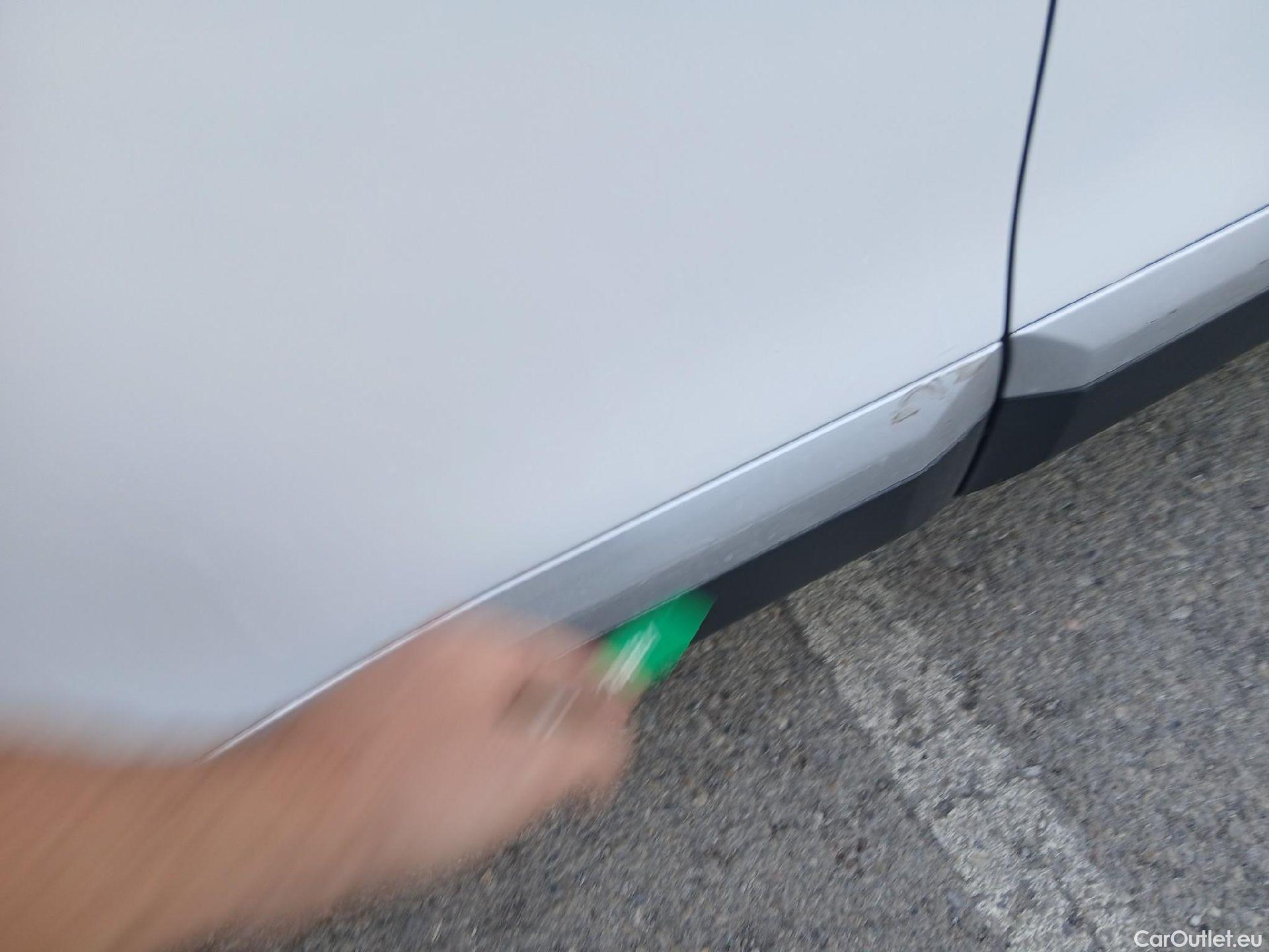  Peugeot  2008 PEUGEOT  / 2019 / 5P / todoterreno Allure BlueHDI 81kW (110CV) #22