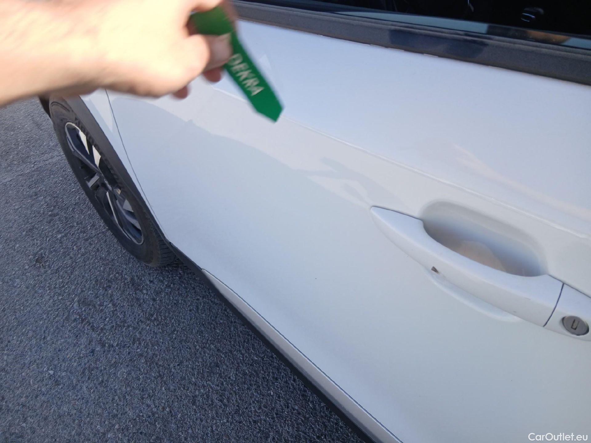  Peugeot  2008 PEUGEOT  / 2019 / 5P / todoterreno Allure BlueHDI 81kW (110CV) #10