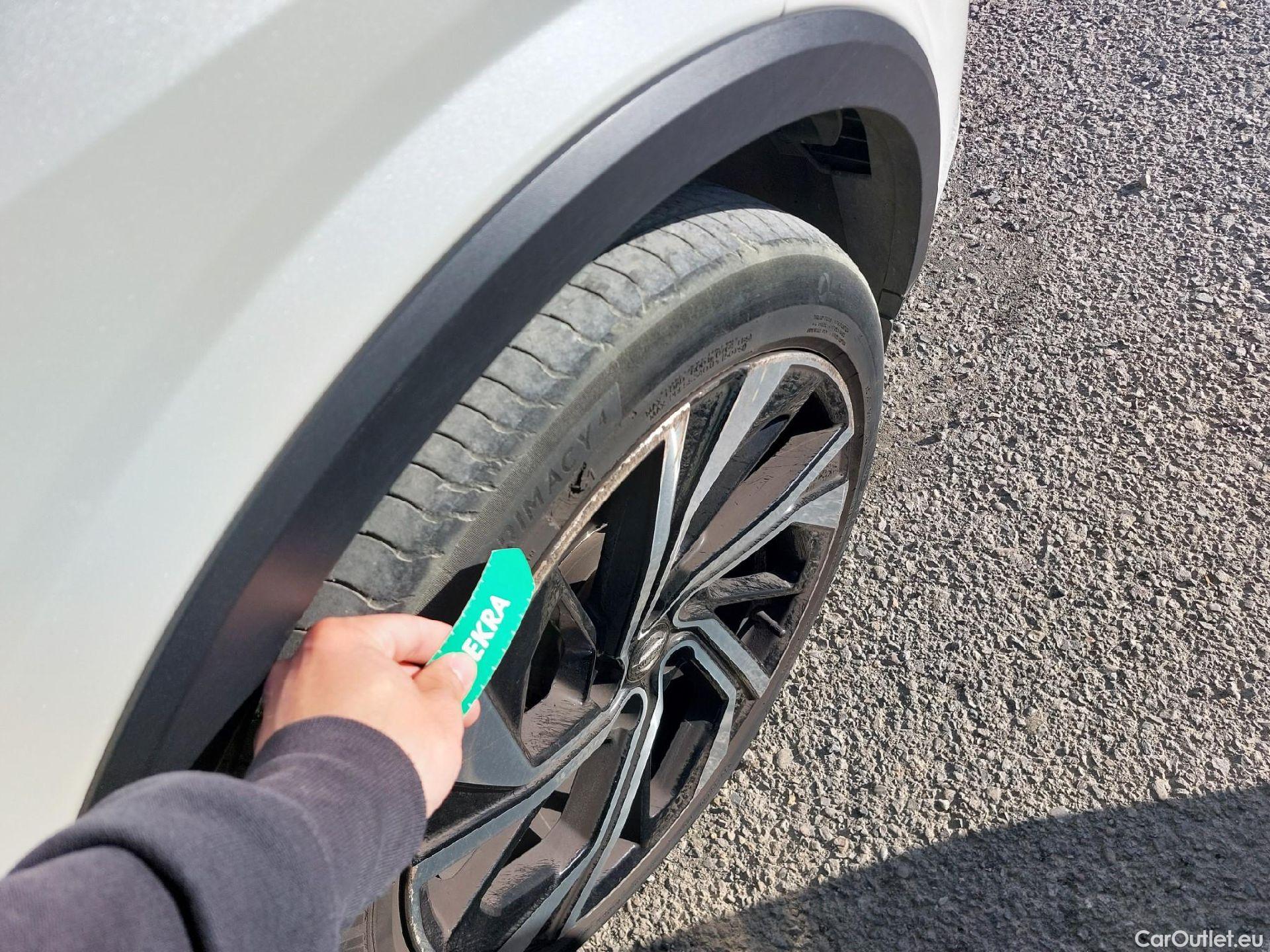  Nissan  Qashqai NISSAN  / 2021 / 5P / todoterreno DIG-T 116kW (158CV) mHEV Xtronic Tekna+ #19