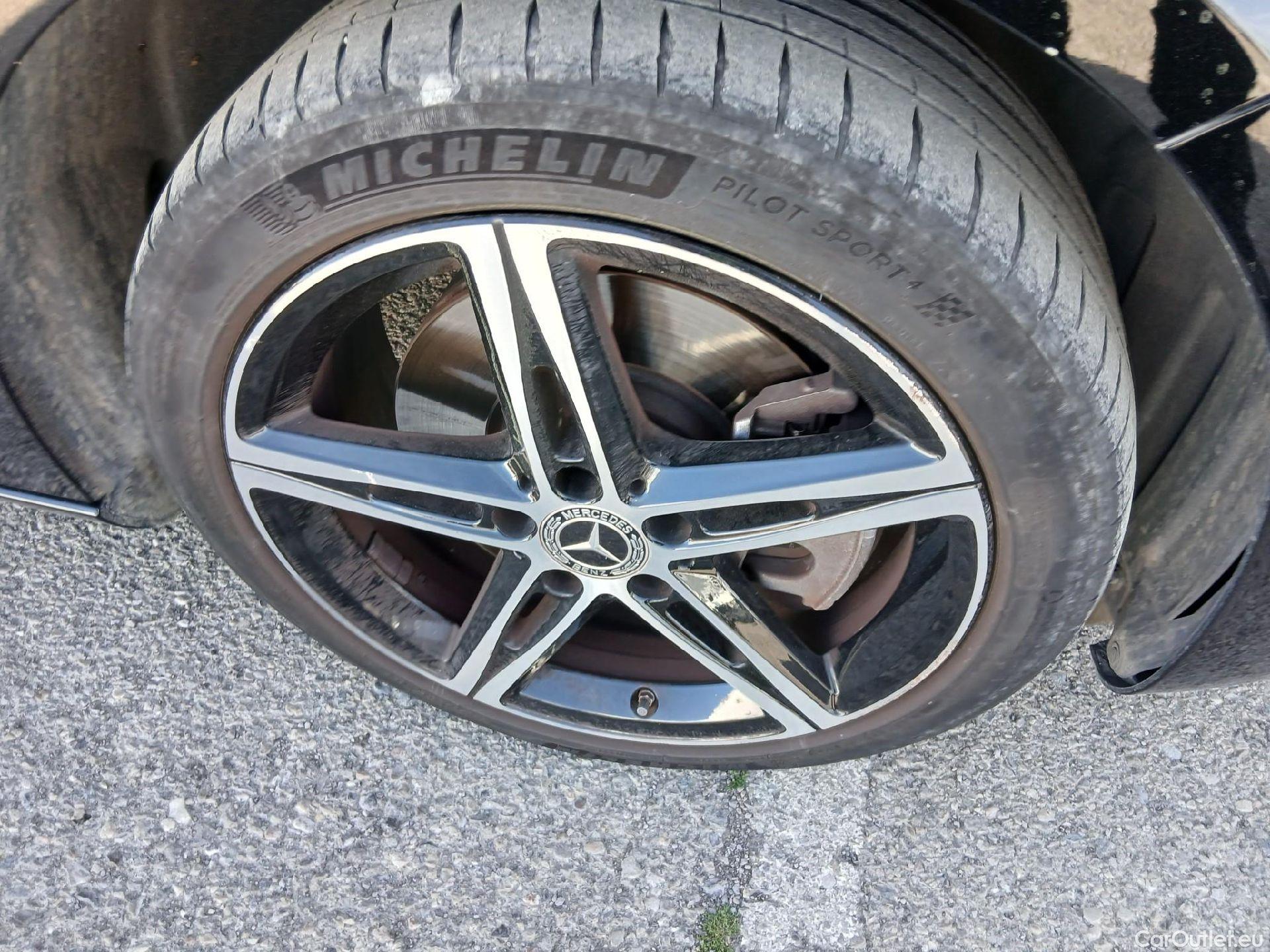  Mercedes  A-Klasse MERCEDES-BENZ Clase A / 2018 / 5P / berlina con portón A 250 e #6