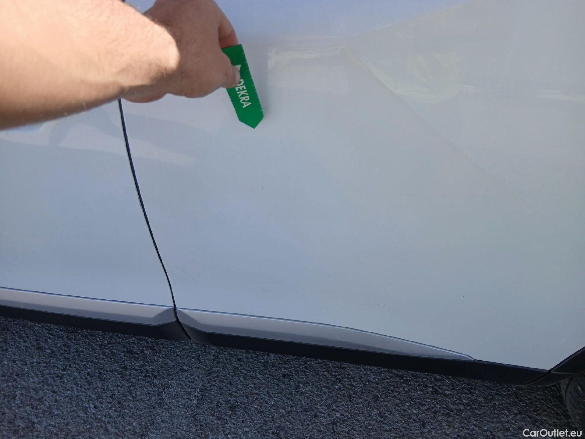  Peugeot  2008 PEUGEOT  / 2019 / 5P / todoterreno Allure BlueHDI 81kW (110CV) #15