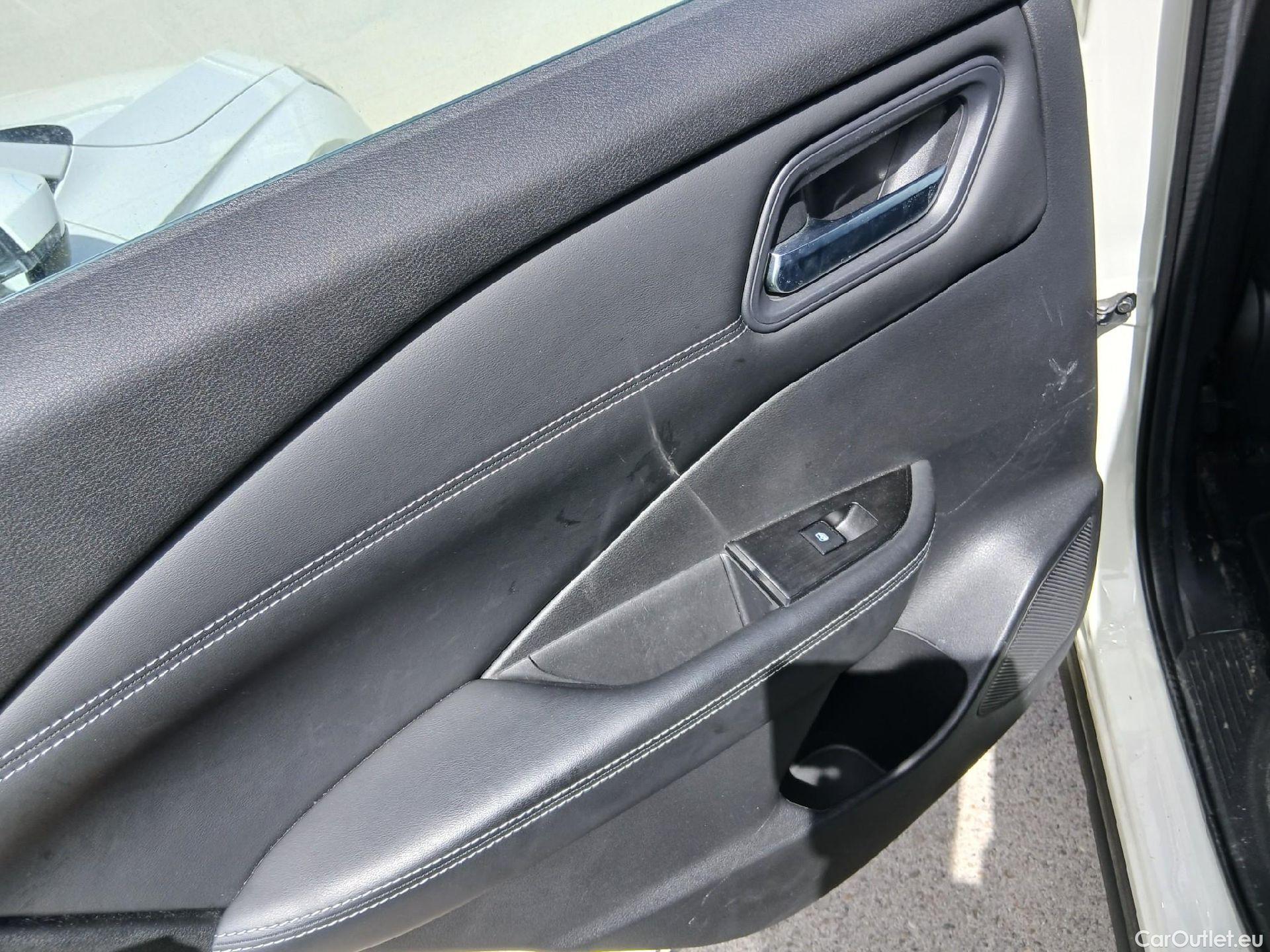  Nissan  Qashqai NISSAN  / 2021 / 5P / todoterreno DIG-T 103kW (140CV) mHEV 4x2 Acenta #14