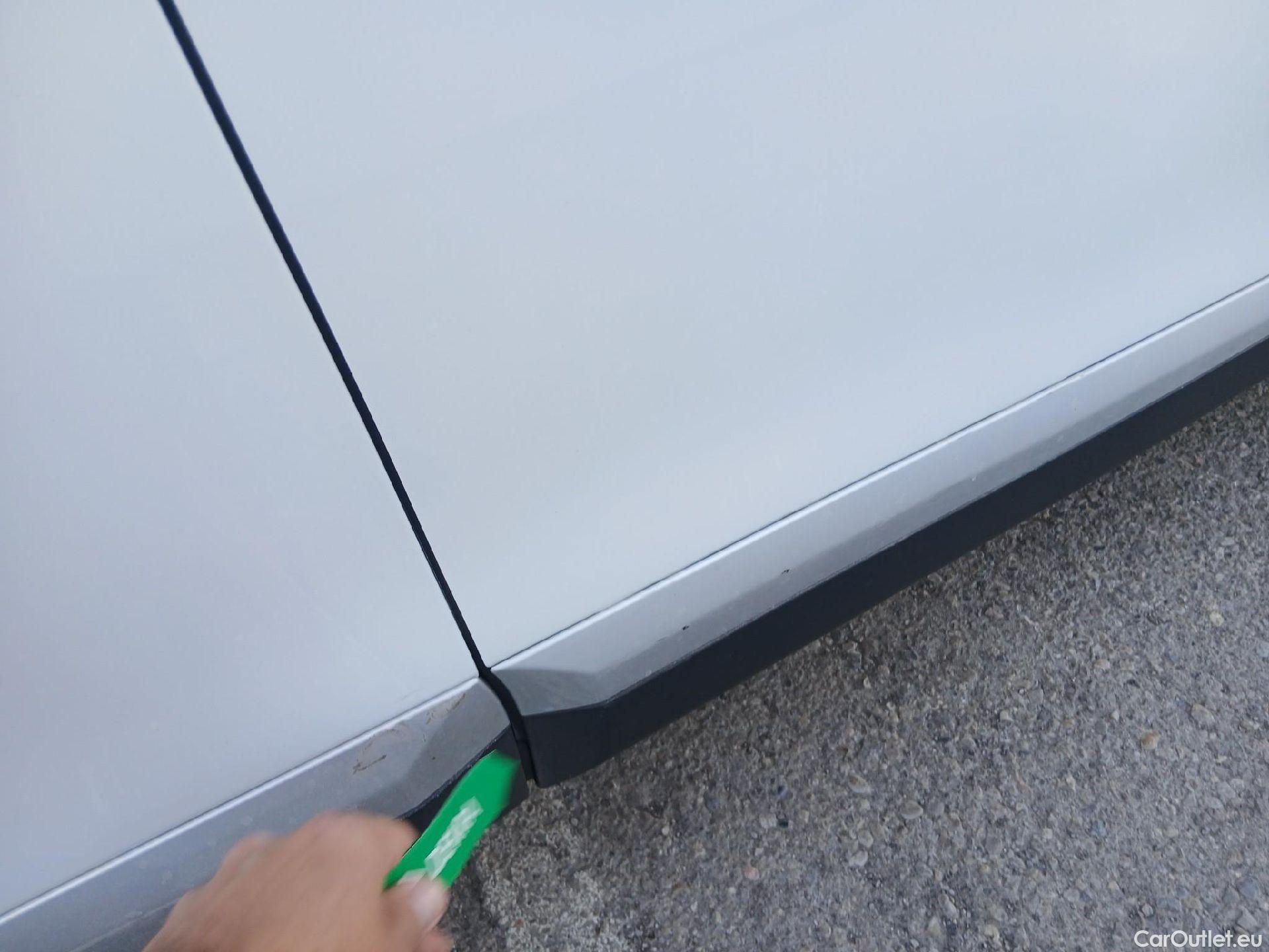  Peugeot  2008 PEUGEOT  / 2019 / 5P / todoterreno Allure BlueHDI 81kW (110CV) #29