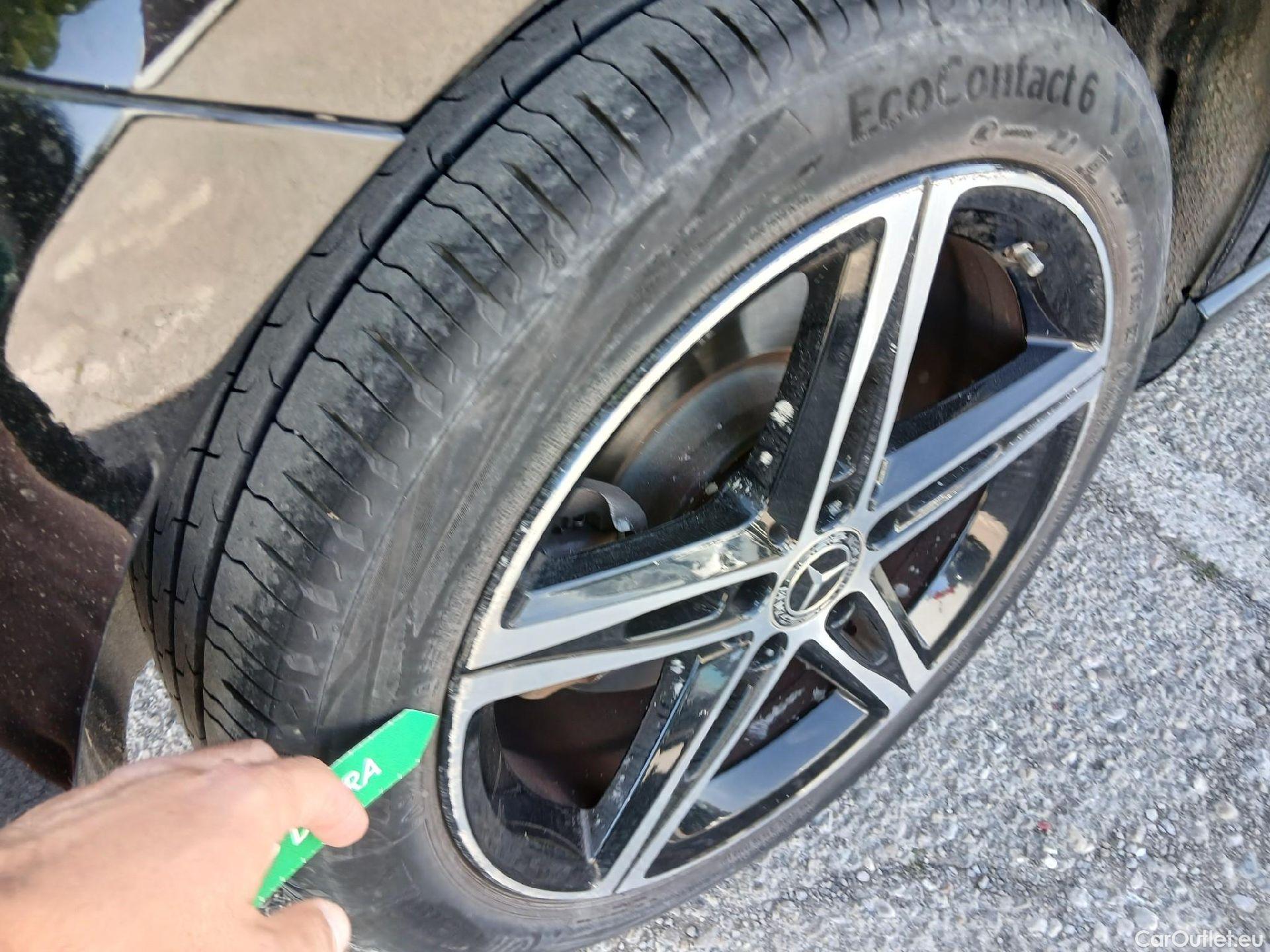  Mercedes  A-Klasse MERCEDES-BENZ Clase A / 2018 / 5P / berlina con portón A 250 e #3