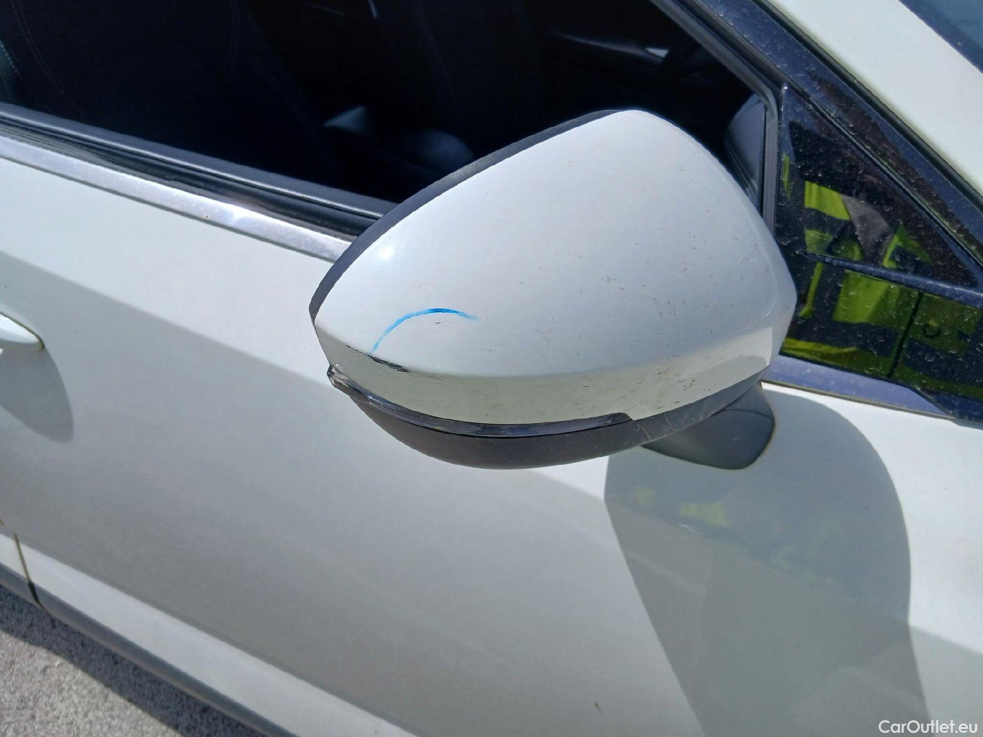  Nissan  Qashqai NISSAN  / 2021 / 5P / todoterreno DIG-T 103kW (140CV) mHEV 4x2 Acenta #27