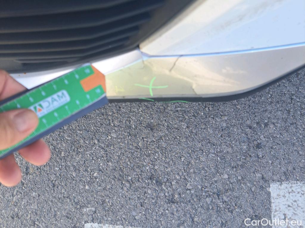  Peugeot  2008 PEUGEOT  / 2019 / 5P / todoterreno Allure BlueHDI 81kW (110CV) #2