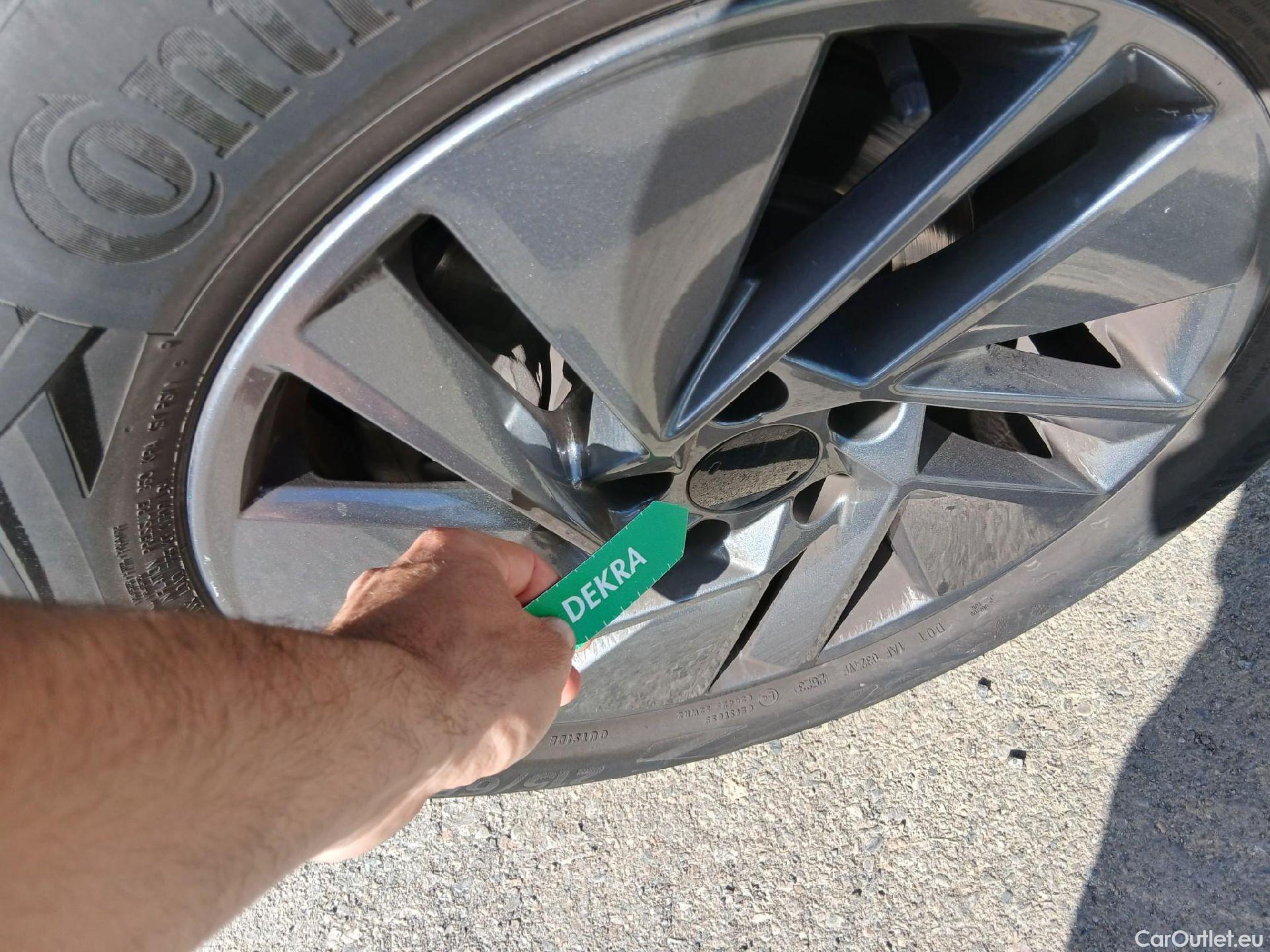  Nissan  Qashqai NISSAN  / 2021 / 5P / todoterreno DIG-T 116kW (158CV) mHEV Xtronic Acenta (AC8) #29