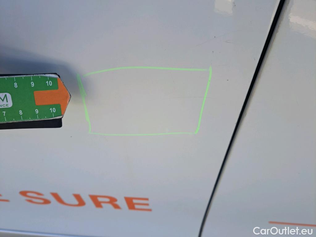  Peugeot  2008 PEUGEOT  / 2019 / 5P / todoterreno Allure BlueHDI 81kW (110CV) #4