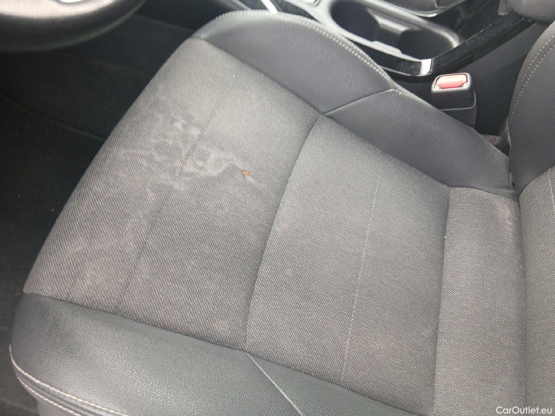  Toyota  Corolla TOYOTA  / 2019 / 5P / familiar 2.0 180H FEEL! E-CVT TOURING SPORT #3