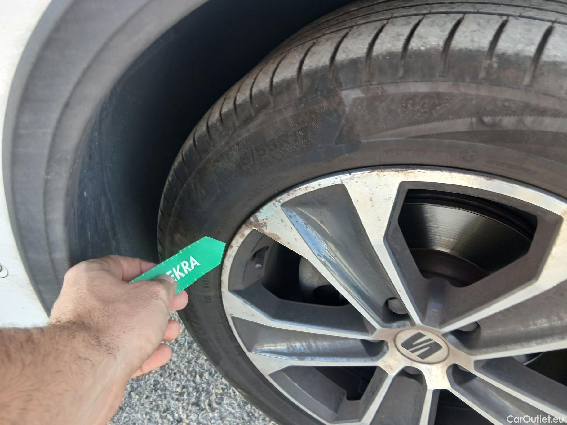  Seat  ATECA SEAT  / 2016 / 5P / todoterreno 1.5 TSI 110kW DSG S&S Style XL(SP) #9