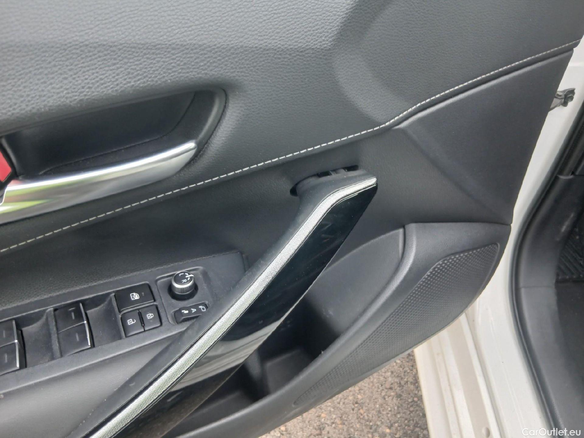  Toyota  Corolla TOYOTA  / 2019 / 5P / familiar 2.0 180H FEEL! E-CVT TOURING SPORT #10