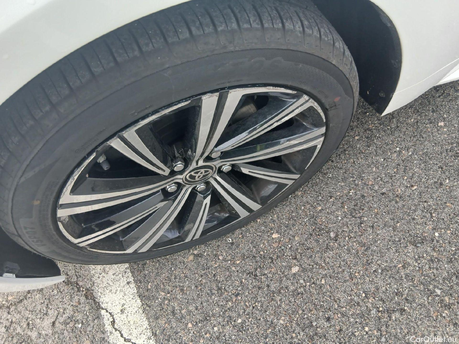  Toyota  Corolla TOYOTA  / 2019 / 5P / familiar 2.0 180H FEEL! E-CVT TOURING SPORT #29