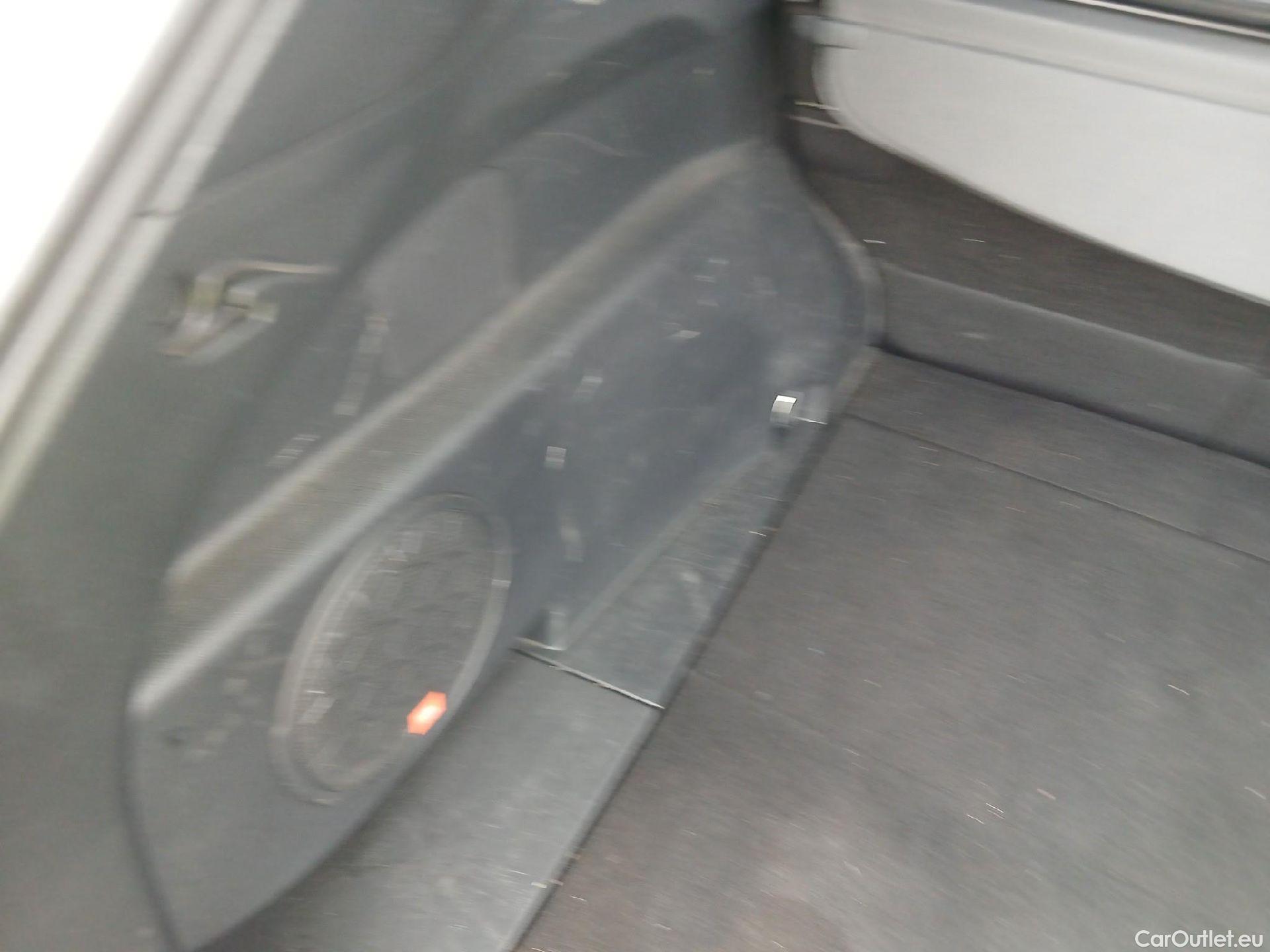  Toyota  RAV4 TOYOTA  / 2018 / 5P / todoterreno 2.5l hybrid 2WD Feel! #15