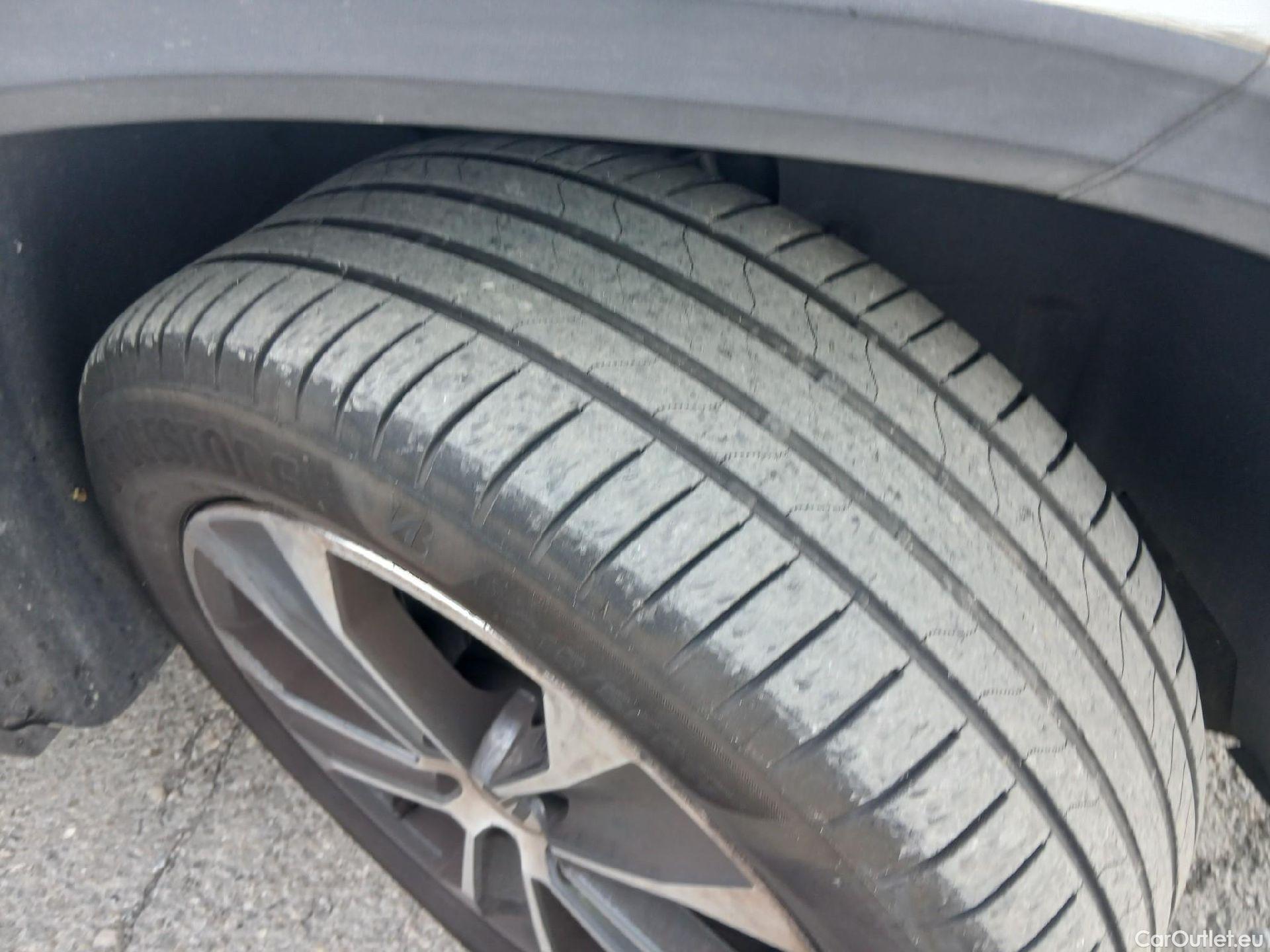  Seat  ATECA SEAT  / 2016 / 5P / todoterreno 1.5 TSI 110kW DSG S&S Style XL(SP) #14