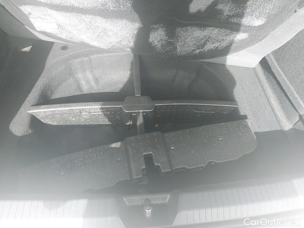  Volkswagen  Golf  VOLKSWAGEN / 2020 / 5P / berlina con portón 2.0 TDI 85kW (115CV) #13