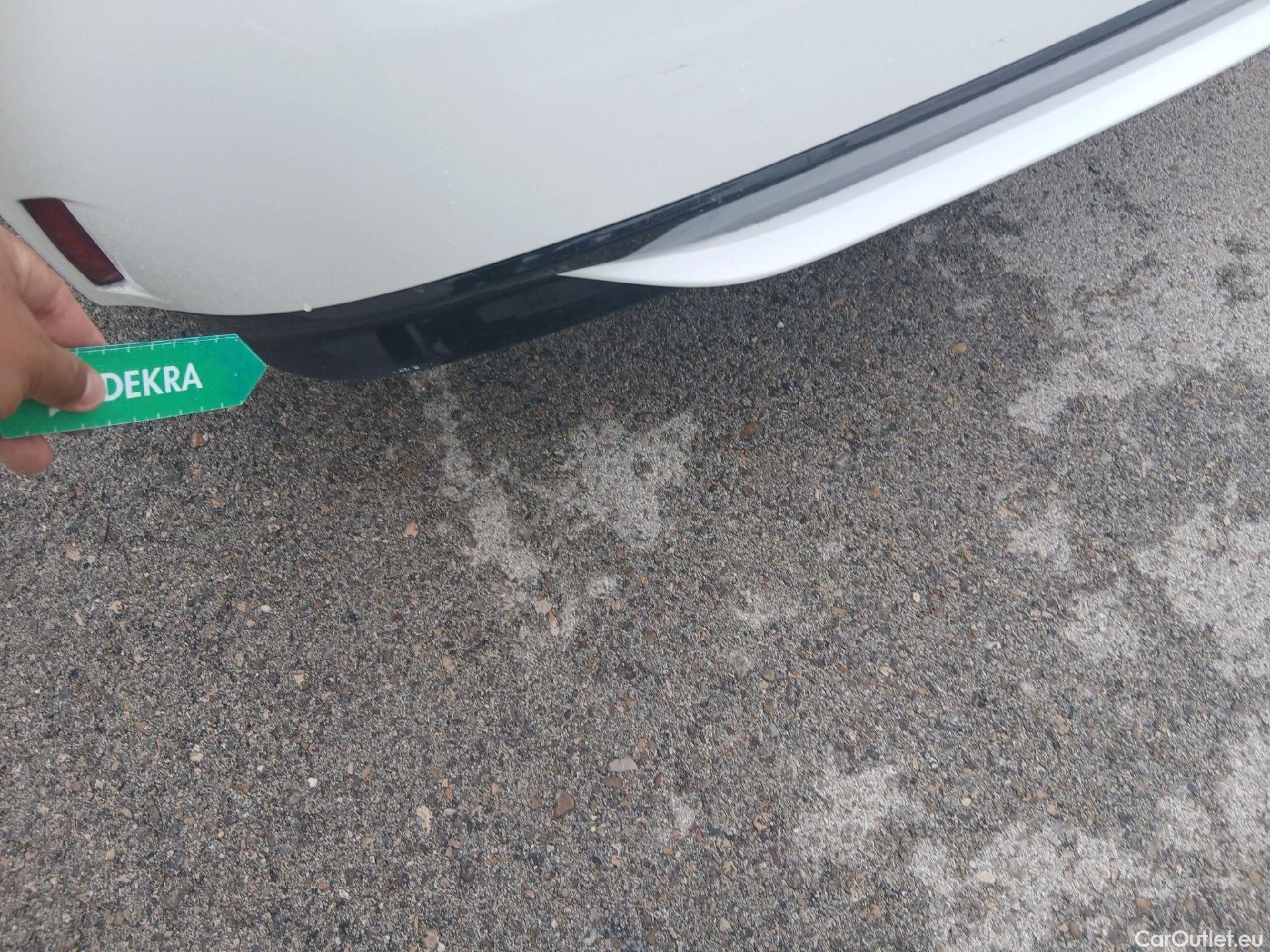  Toyota  Corolla TOYOTA  / 2019 / 5P / familiar 2.0 180H FEEL! E-CVT TOURING SPORT #42