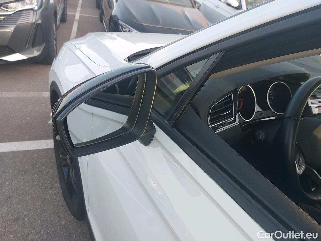  Volkswagen  Tiguan VOLKSWAGEN  / 2020 / 5P / todoterreno Urban Sport 2.0 TDI 110kW (150CV) #12