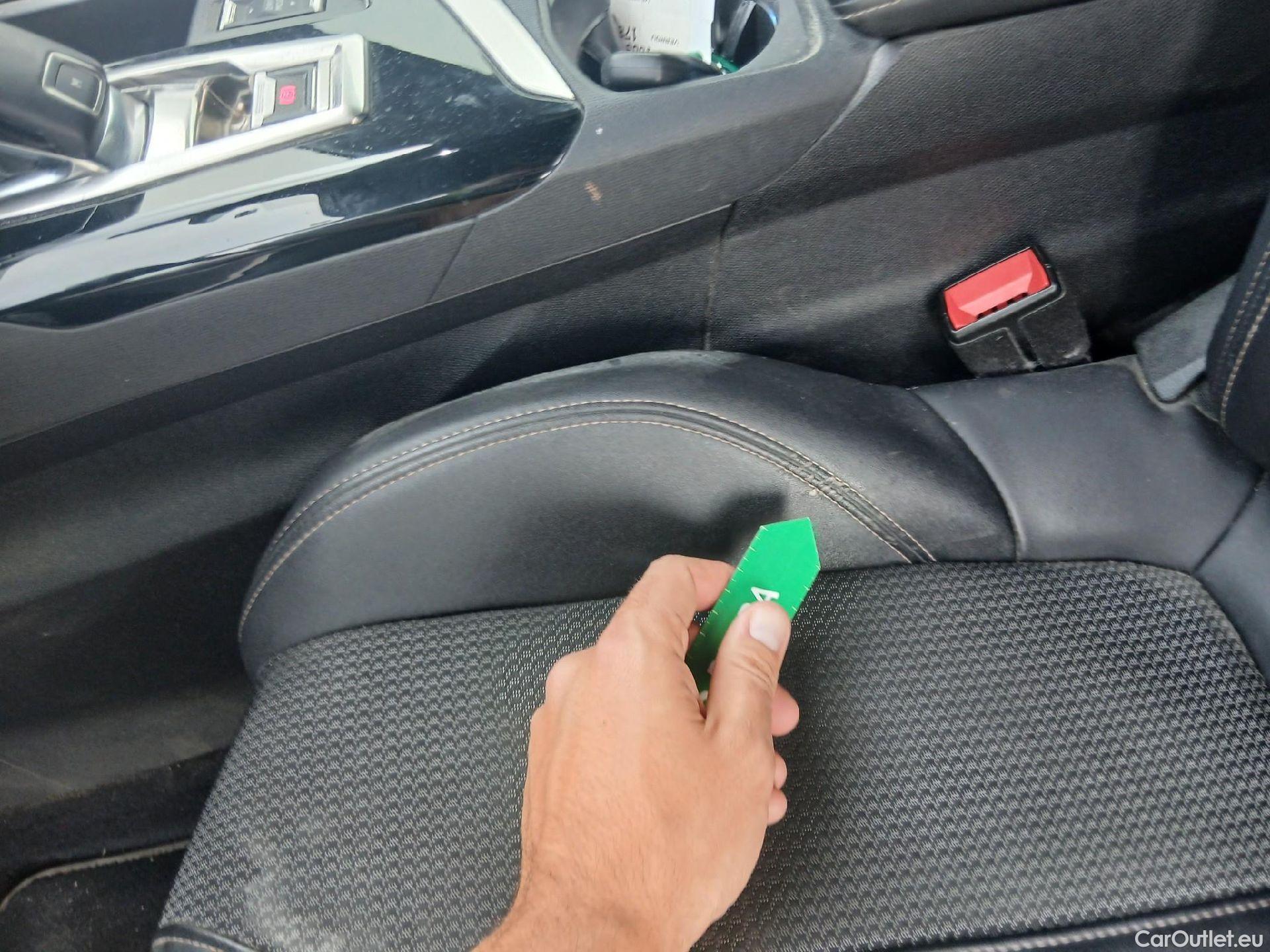  Peugeot  3008 PEUGEOT  / 2020 / 5P / todoterreno 1.5 BlueHDi 96kW S&S GT EAT8 #25