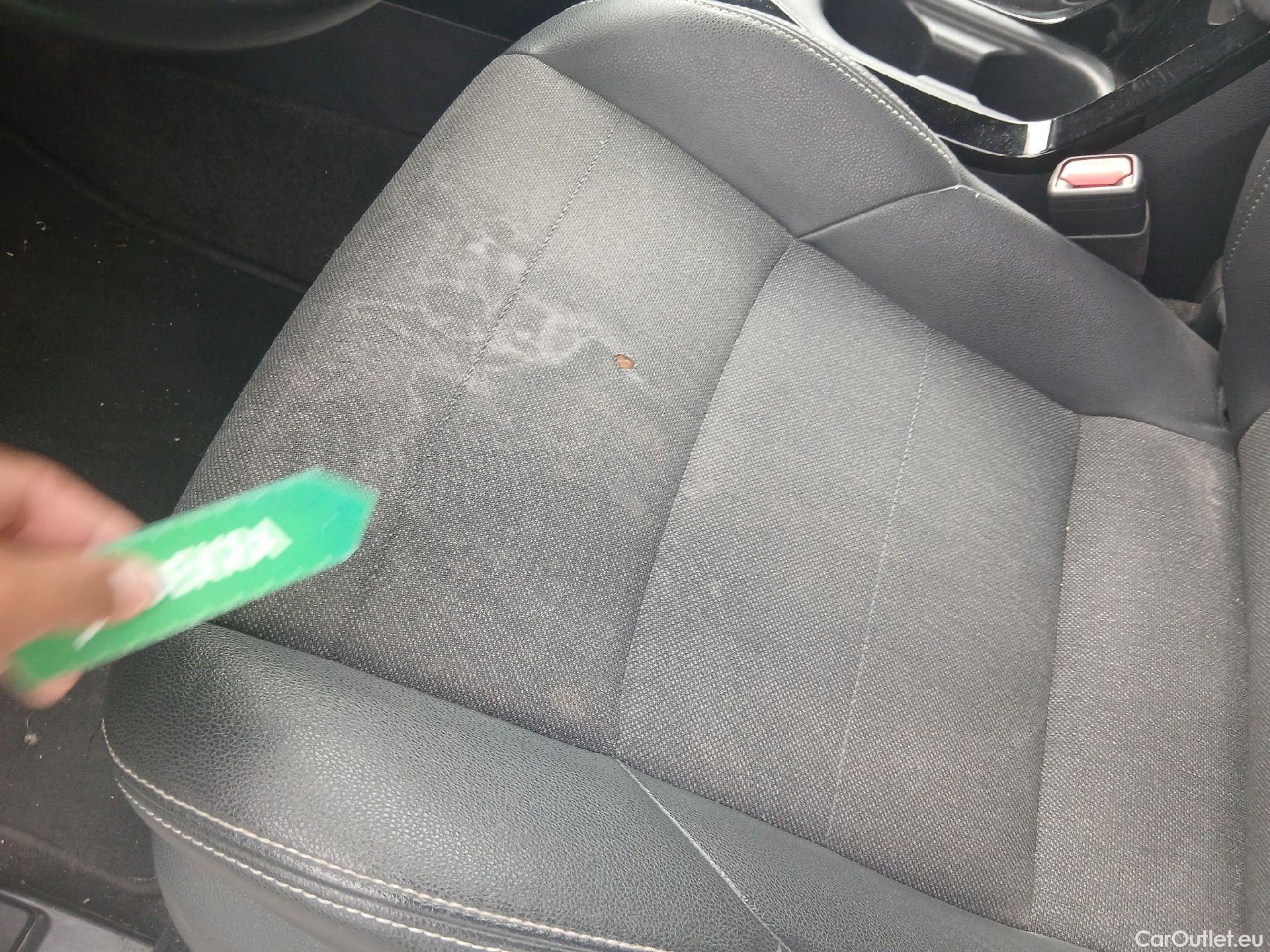  Toyota  Corolla TOYOTA  / 2019 / 5P / familiar 2.0 180H FEEL! E-CVT TOURING SPORT #4