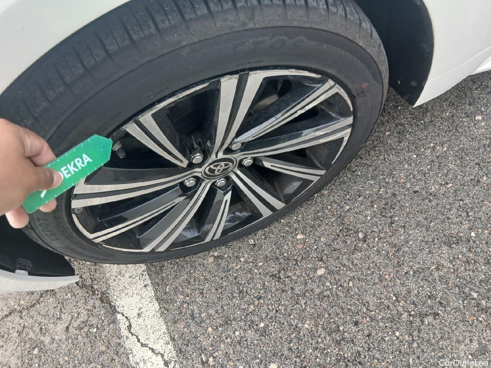  Toyota  Corolla TOYOTA  / 2019 / 5P / familiar 2.0 180H FEEL! E-CVT TOURING SPORT #30