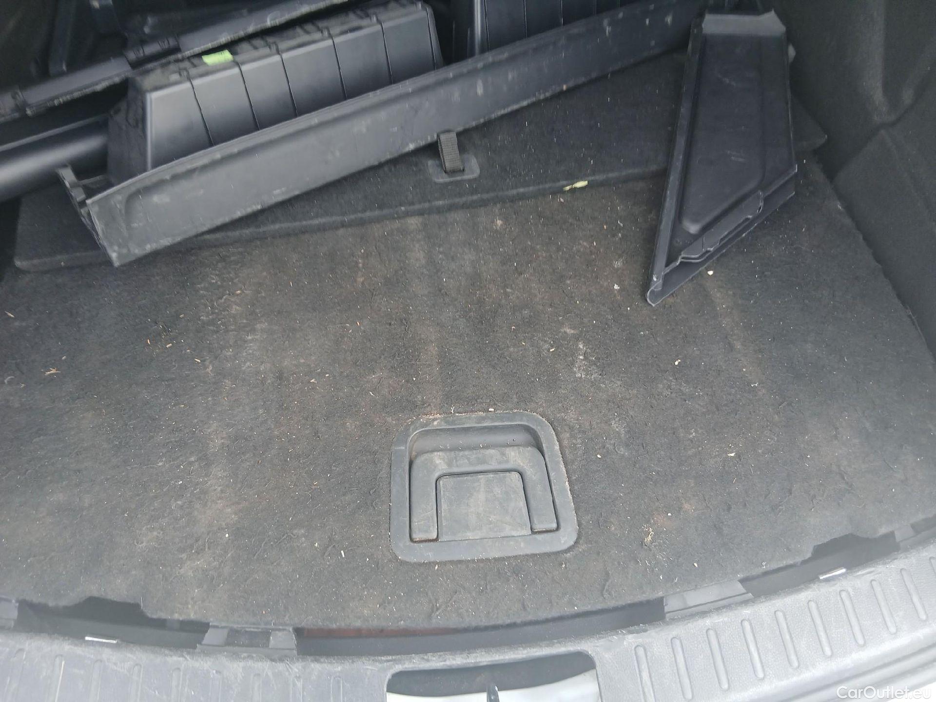  Toyota  Corolla TOYOTA  / 2019 / 5P / familiar 2.0 180H FEEL! E-CVT TOURING SPORT #13