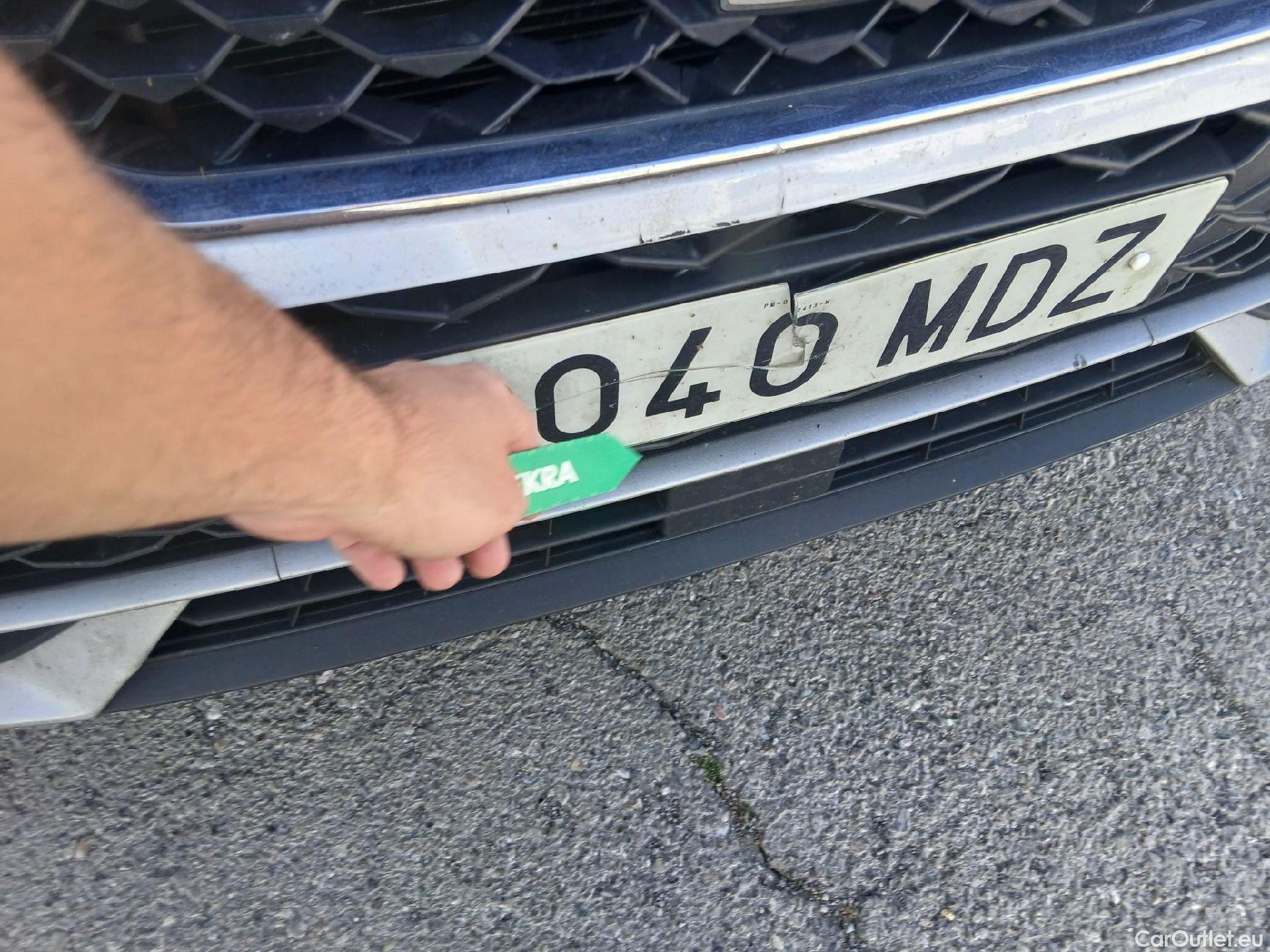  Seat  ATECA SEAT  / 2016 / 5P / todoterreno 1.5 TSI 110kW DSG S&S Style XL(SP) #4