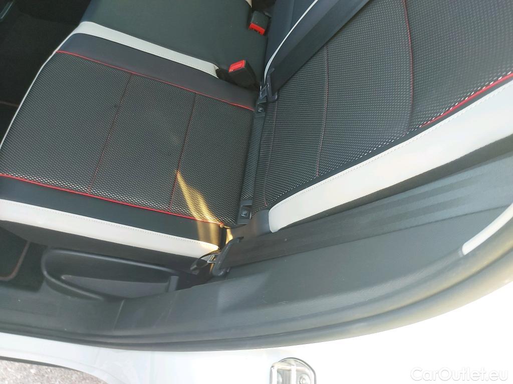  Volkswagen  Tiguan VOLKSWAGEN  / 2020 / 5P / todoterreno Urban Sport 2.0 TDI 110kW (150CV) #14