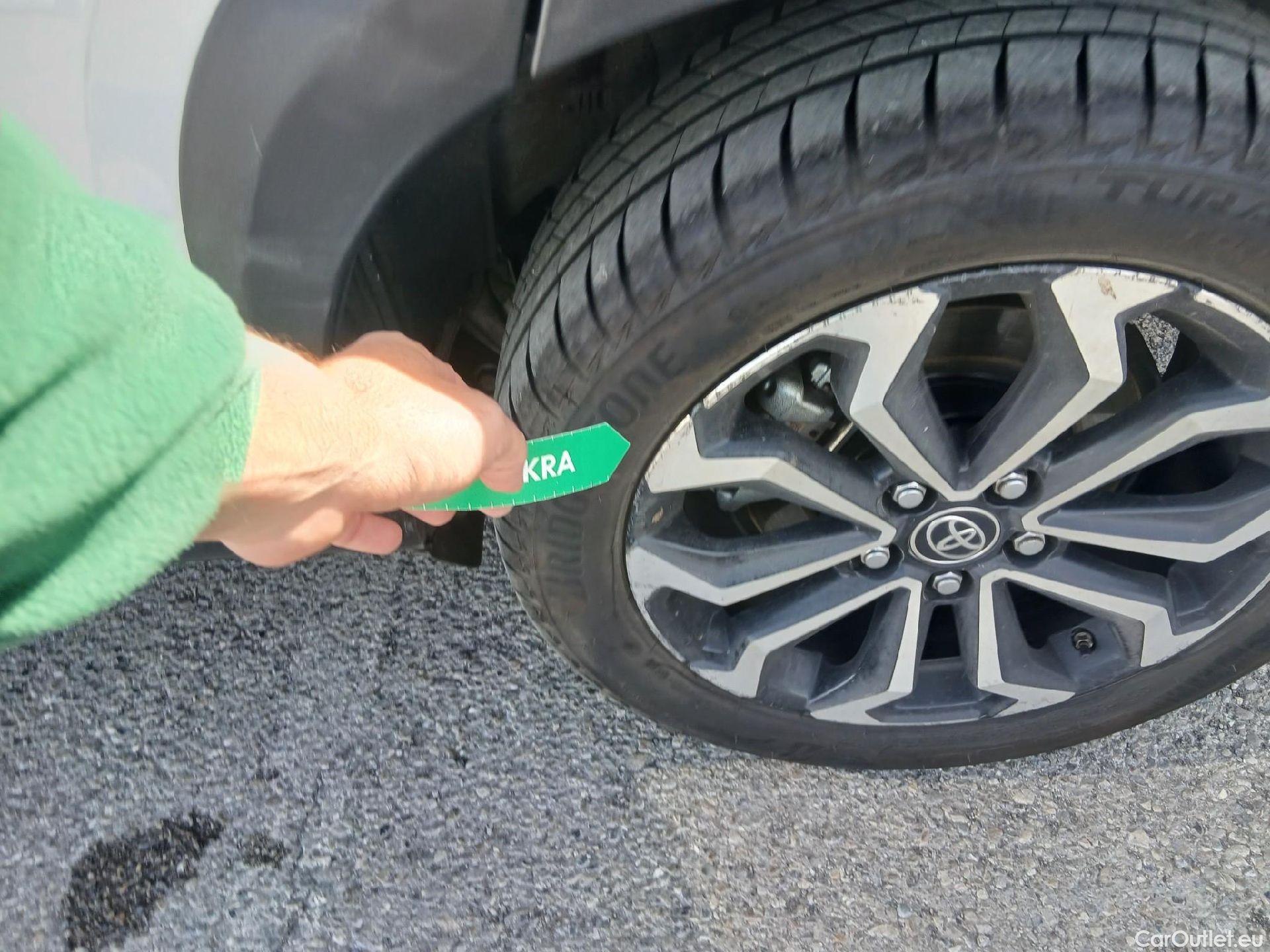  Toyota  Yaris Cross TOYOTA  / 2021 / 5P / todoterreno 1.5 120H Active Tech #12