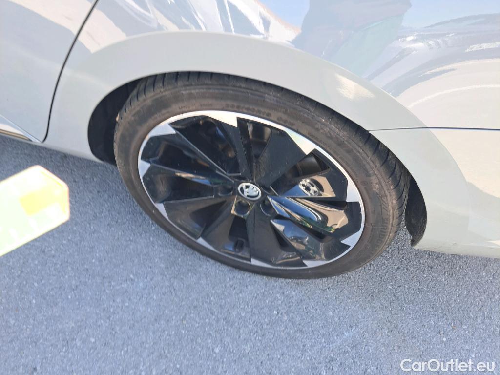  Skoda  Superb SKODA  Combi 2.0 TSI DSG 4x4 Sportline 270 CV #Opcionales 2100€# #3