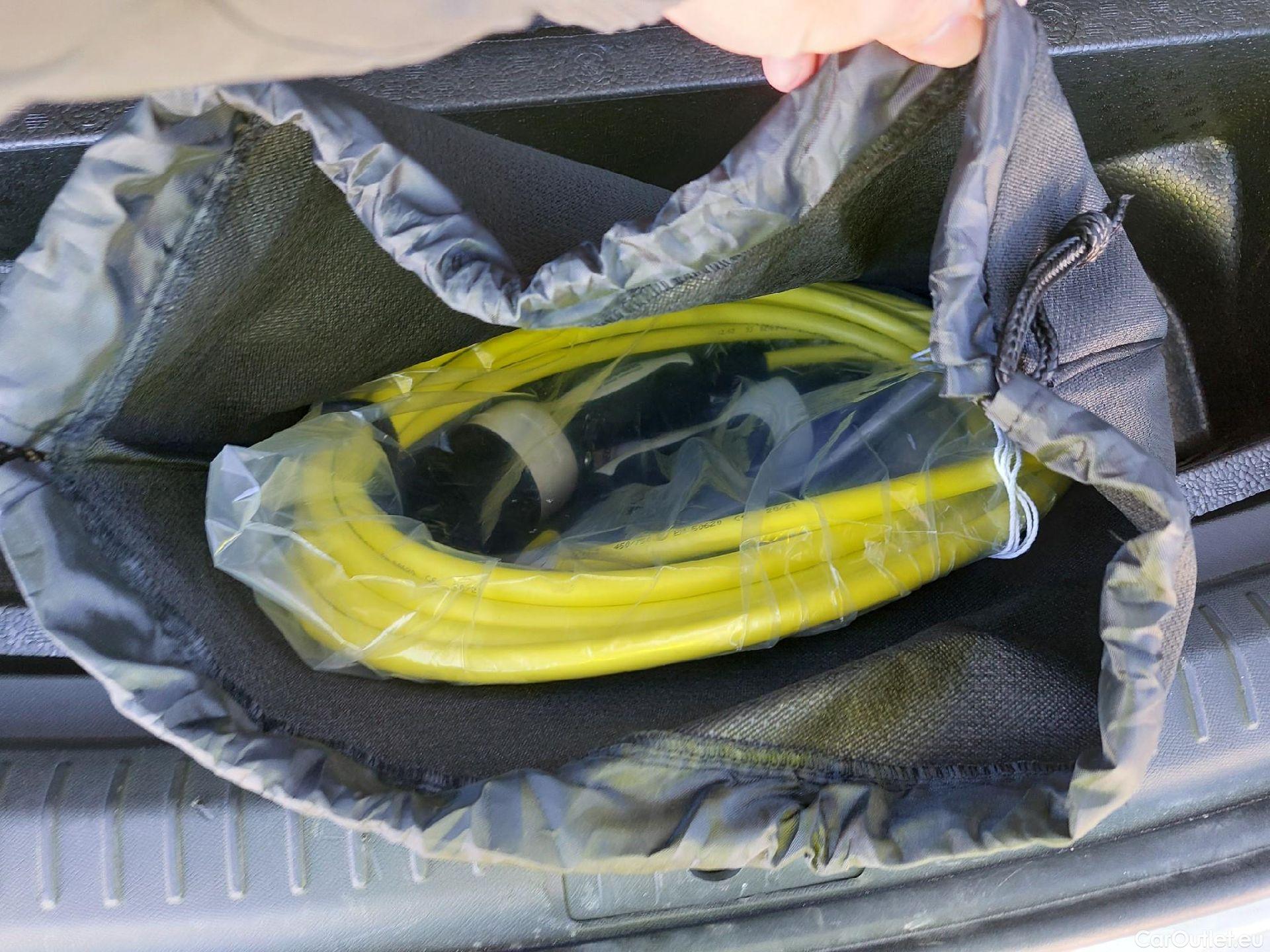  Seat  Leon SEAT Nuevo León / 2020 / 5P / familiar SP 1.4 e-Hybrid DSG S&S Xcellence Go L #1