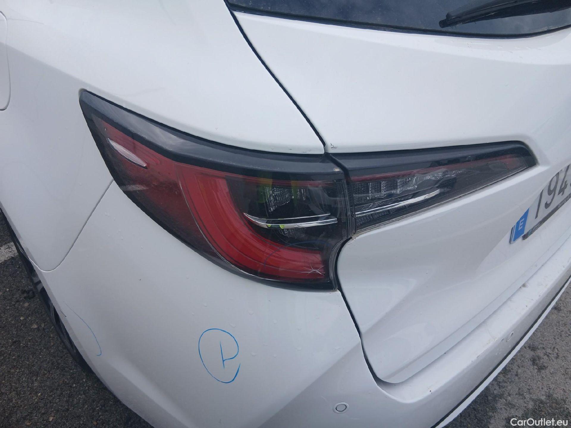  Toyota  Corolla TOYOTA  / 2019 / 5P / familiar 2.0 180H FEEL! E-CVT TOURING SPORT #40