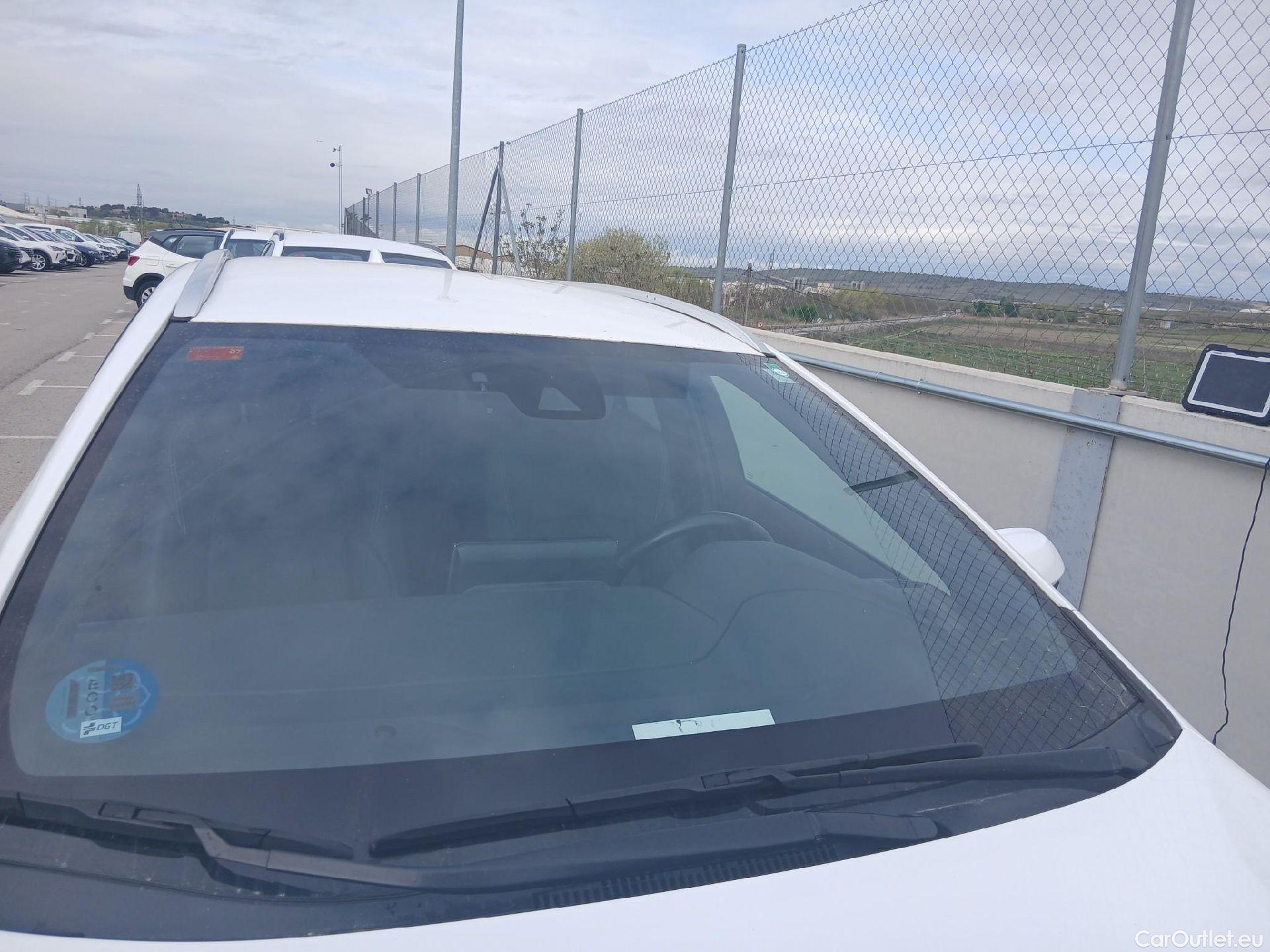  Toyota  Corolla TOYOTA  / 2019 / 5P / familiar 2.0 180H FEEL! E-CVT TOURING SPORT #26