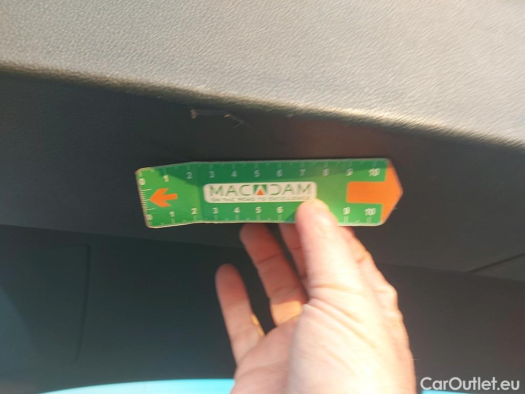  Volkswagen  Tiguan VOLKSWAGEN  / 2020 / 5P / todoterreno Urban Sport 2.0 TDI 110kW (150CV) #6