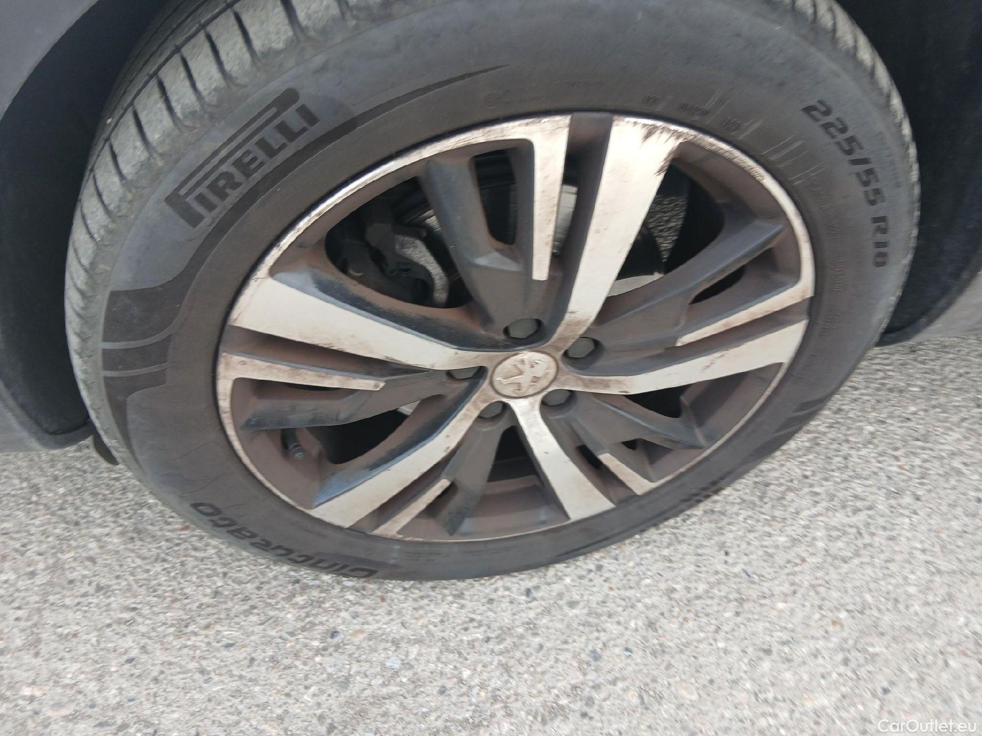  Peugeot  3008 PEUGEOT  / 2020 / 5P / todoterreno 1.5 BlueHDi 96kW S&S GT EAT8 #4