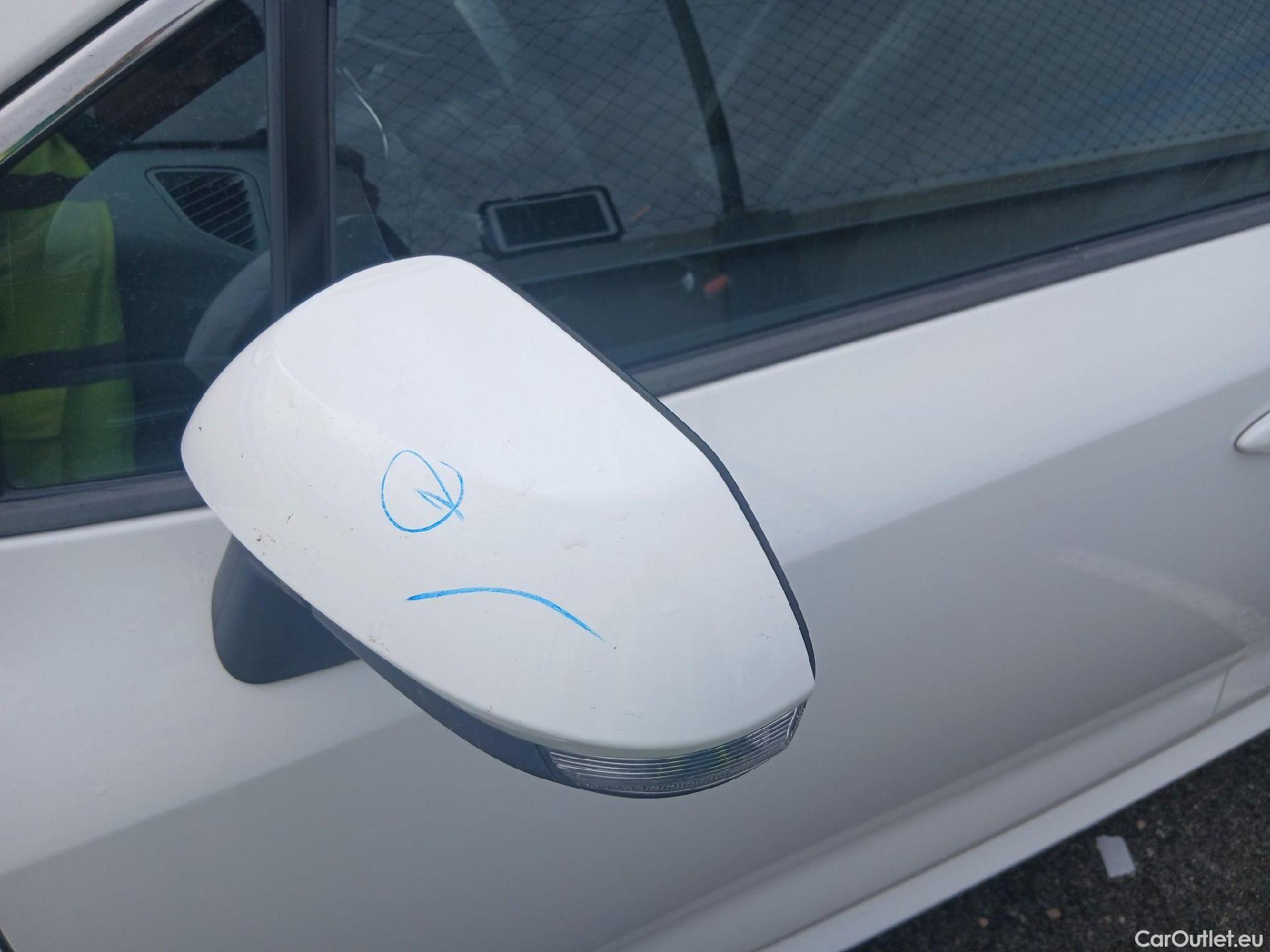  Toyota  Corolla TOYOTA  / 2019 / 5P / familiar 2.0 180H FEEL! E-CVT TOURING SPORT #32