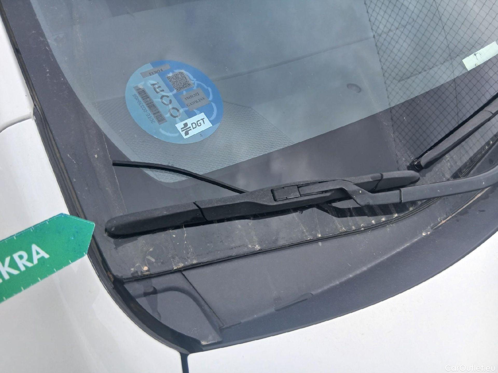  Toyota  Corolla TOYOTA  / 2019 / 5P / familiar 2.0 180H FEEL! E-CVT TOURING SPORT #27