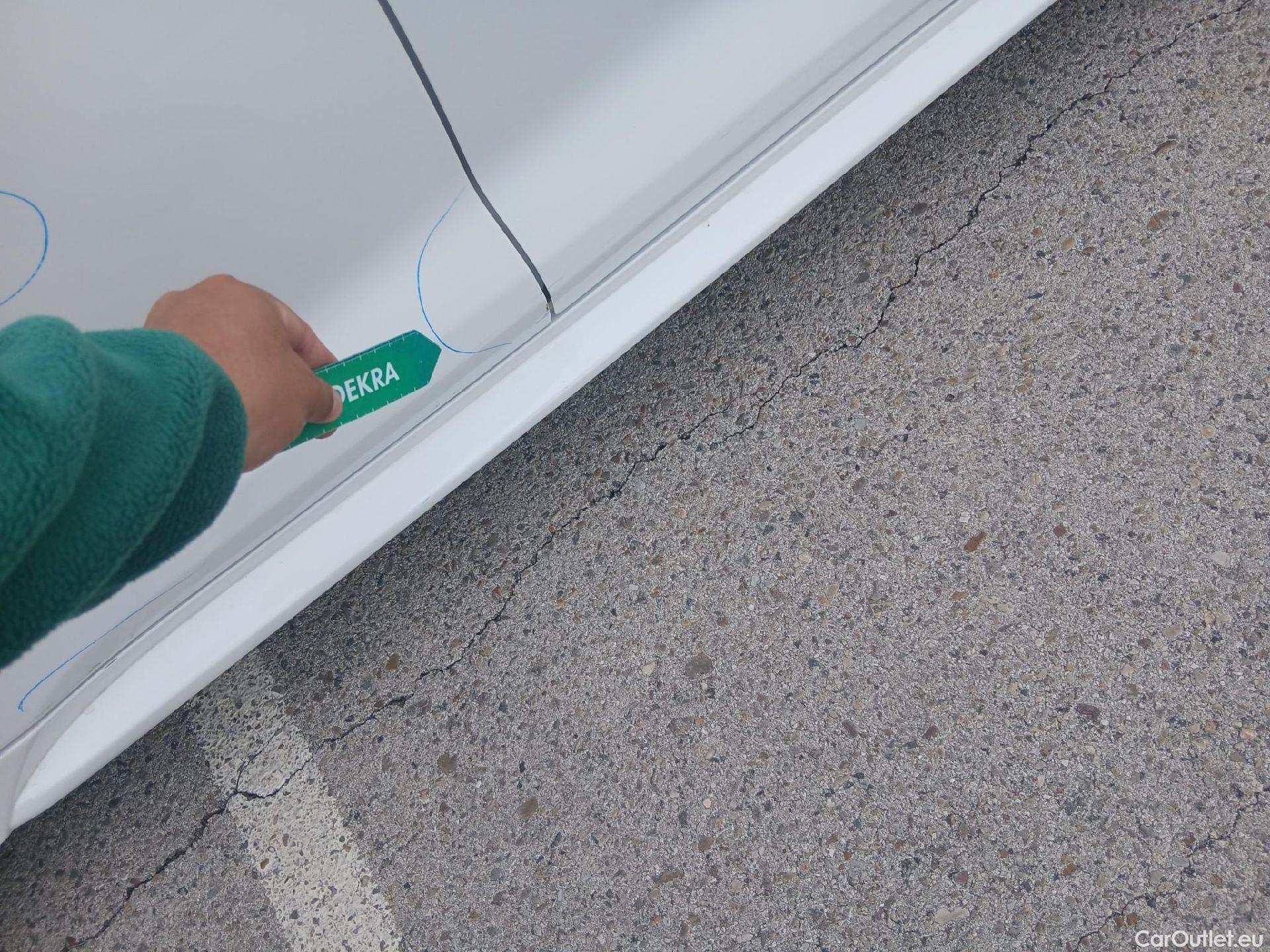  Toyota  Corolla TOYOTA  / 2019 / 5P / familiar 2.0 180H FEEL! E-CVT TOURING SPORT #49