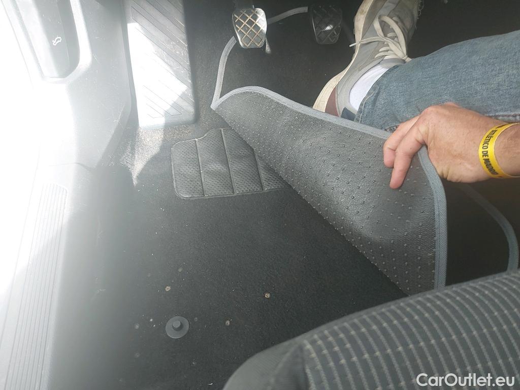  Volkswagen  Golf  VOLKSWAGEN / 2020 / 5P / berlina con portón 2.0 TDI 85kW (115CV) #1