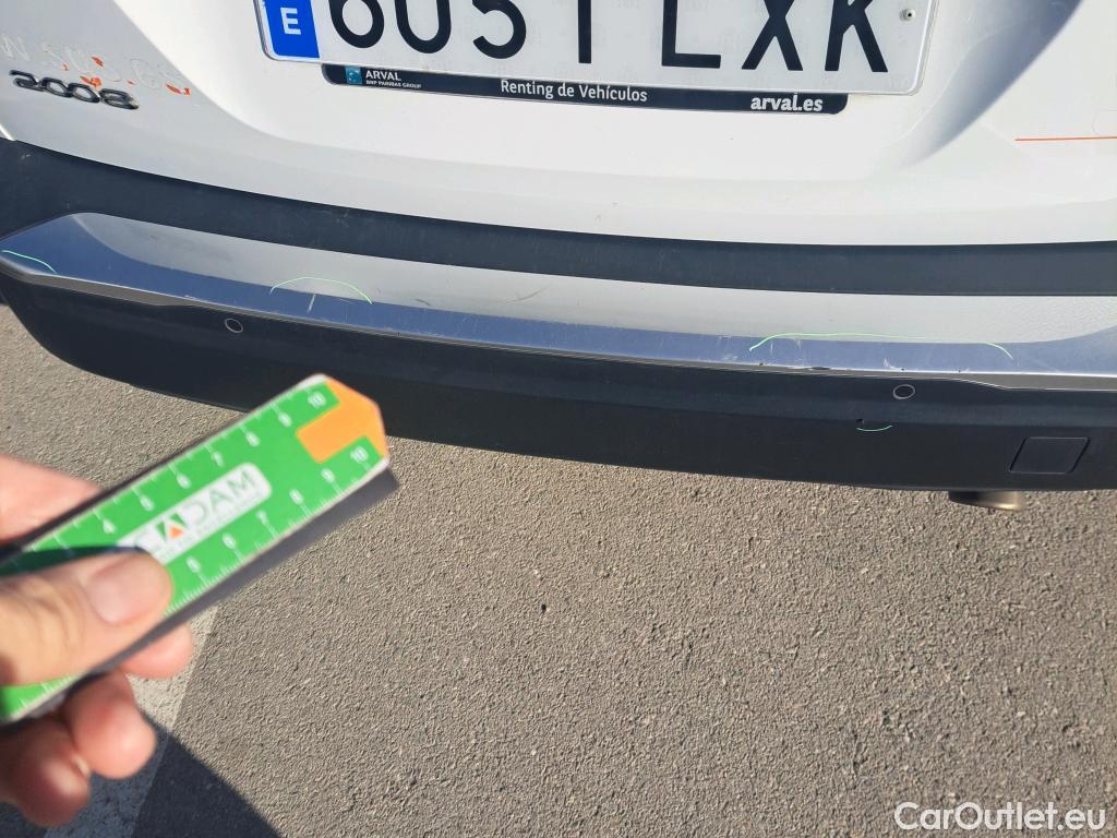  Peugeot  2008 PEUGEOT  / 2019 / 5P / todoterreno Allure BlueHDI 81kW (110CV) #21