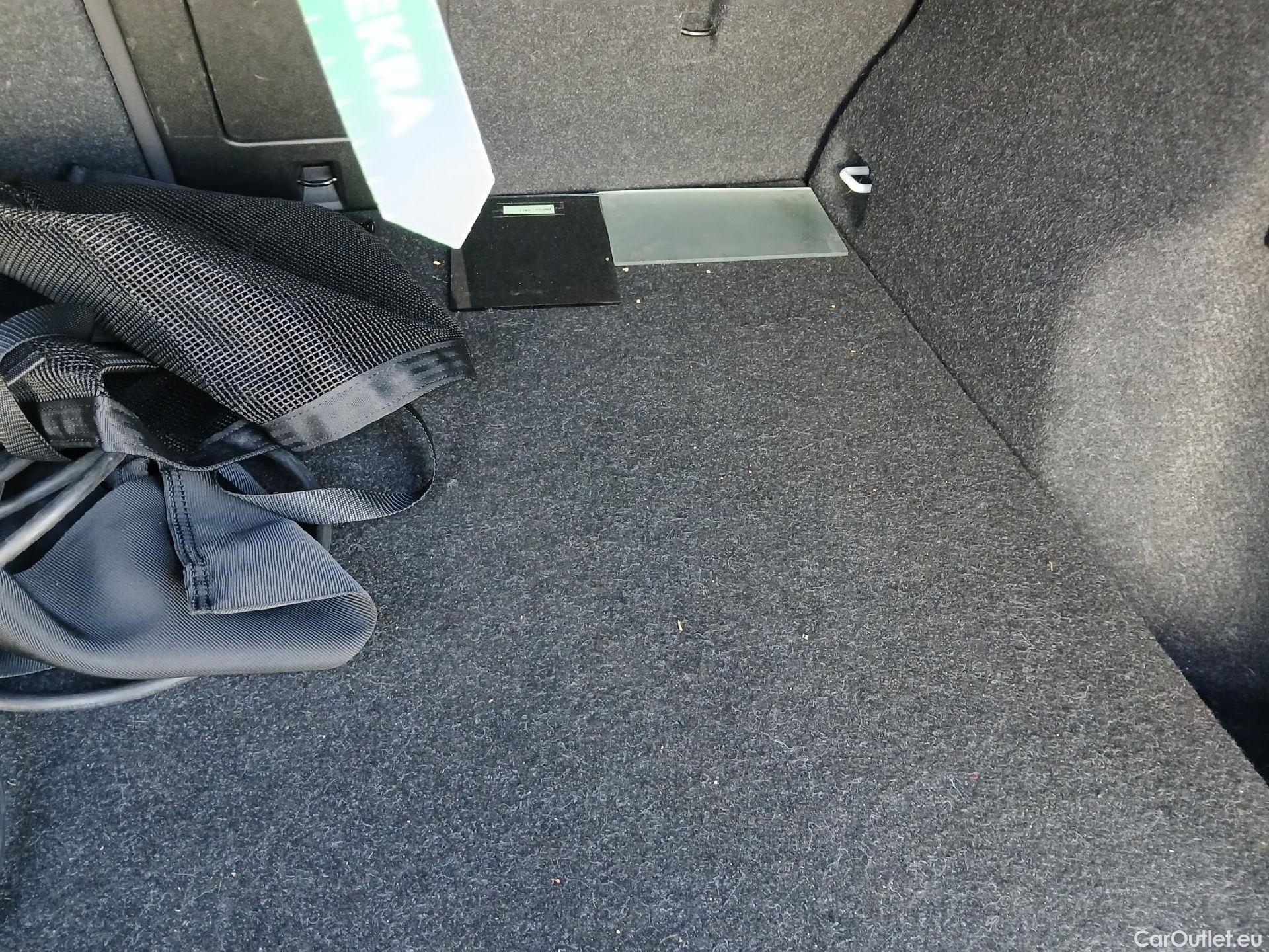  Volvo  XC 40 VOLVO XC40 todoterreno 1.5 T5 Twin Recharge Inscription Ex Auto 260 CV 10 kWh  #8