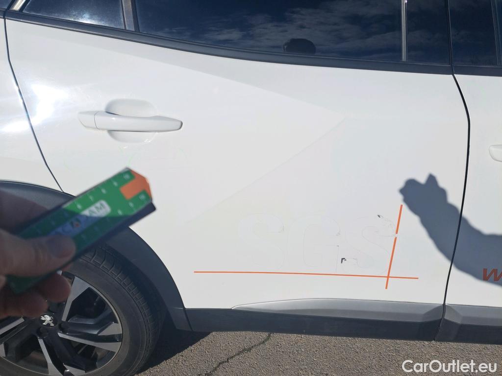  Peugeot  2008 PEUGEOT  / 2019 / 5P / todoterreno Allure BlueHDI 81kW (110CV) #17